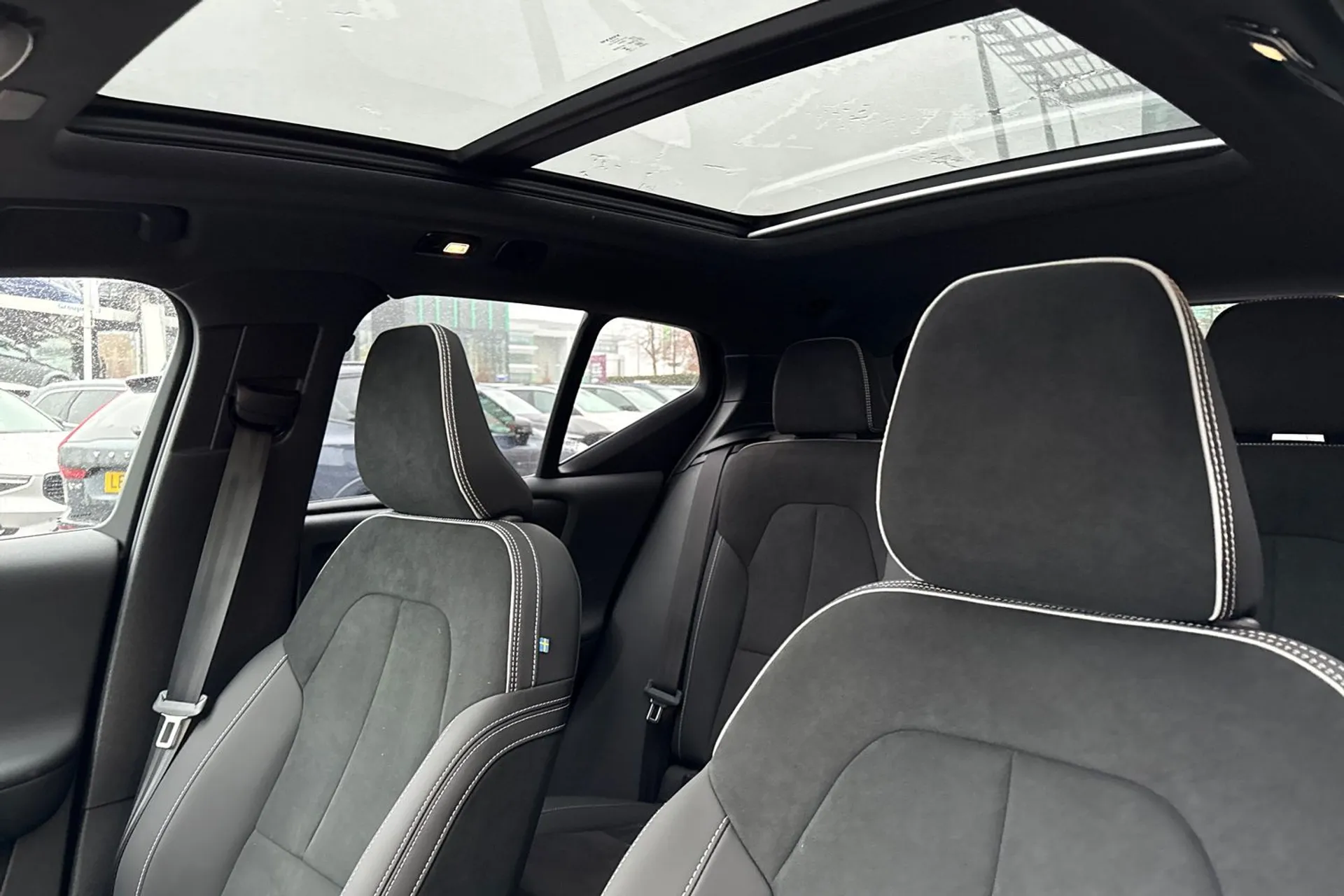 Volvo EX40 thumbnail image number 29