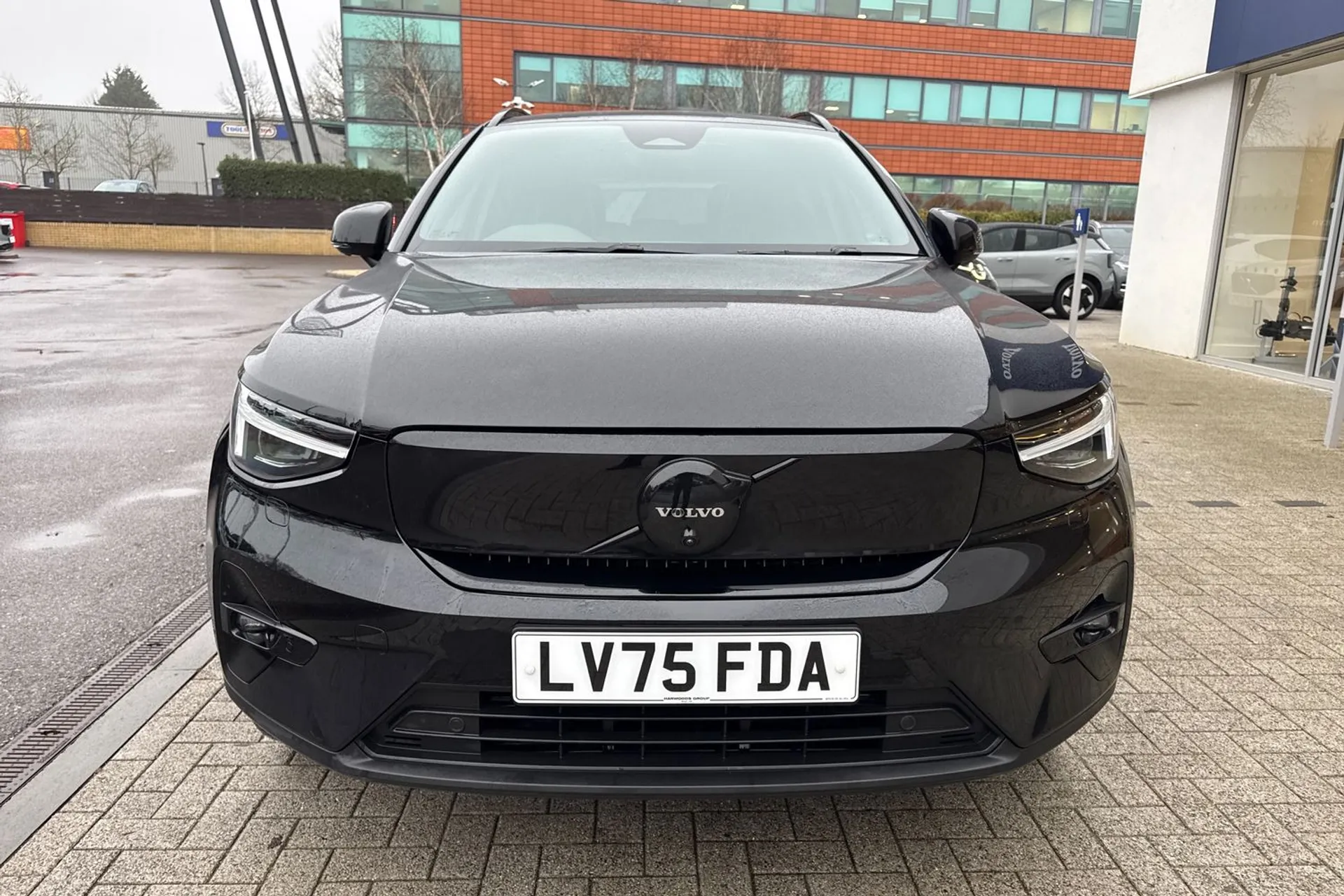 Volvo EX40 thumbnail image number 13