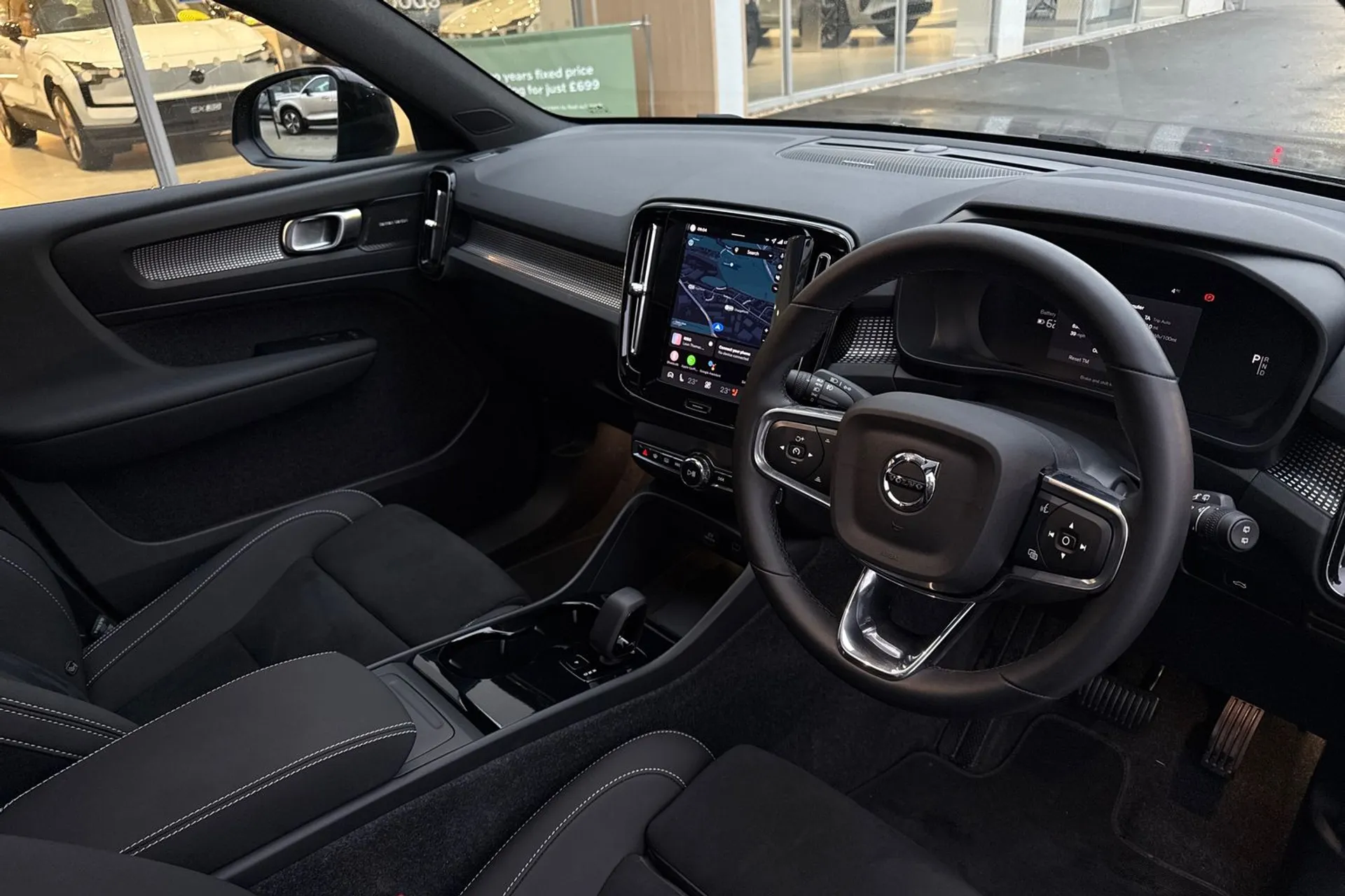 Volvo EX40 thumbnail image number 6