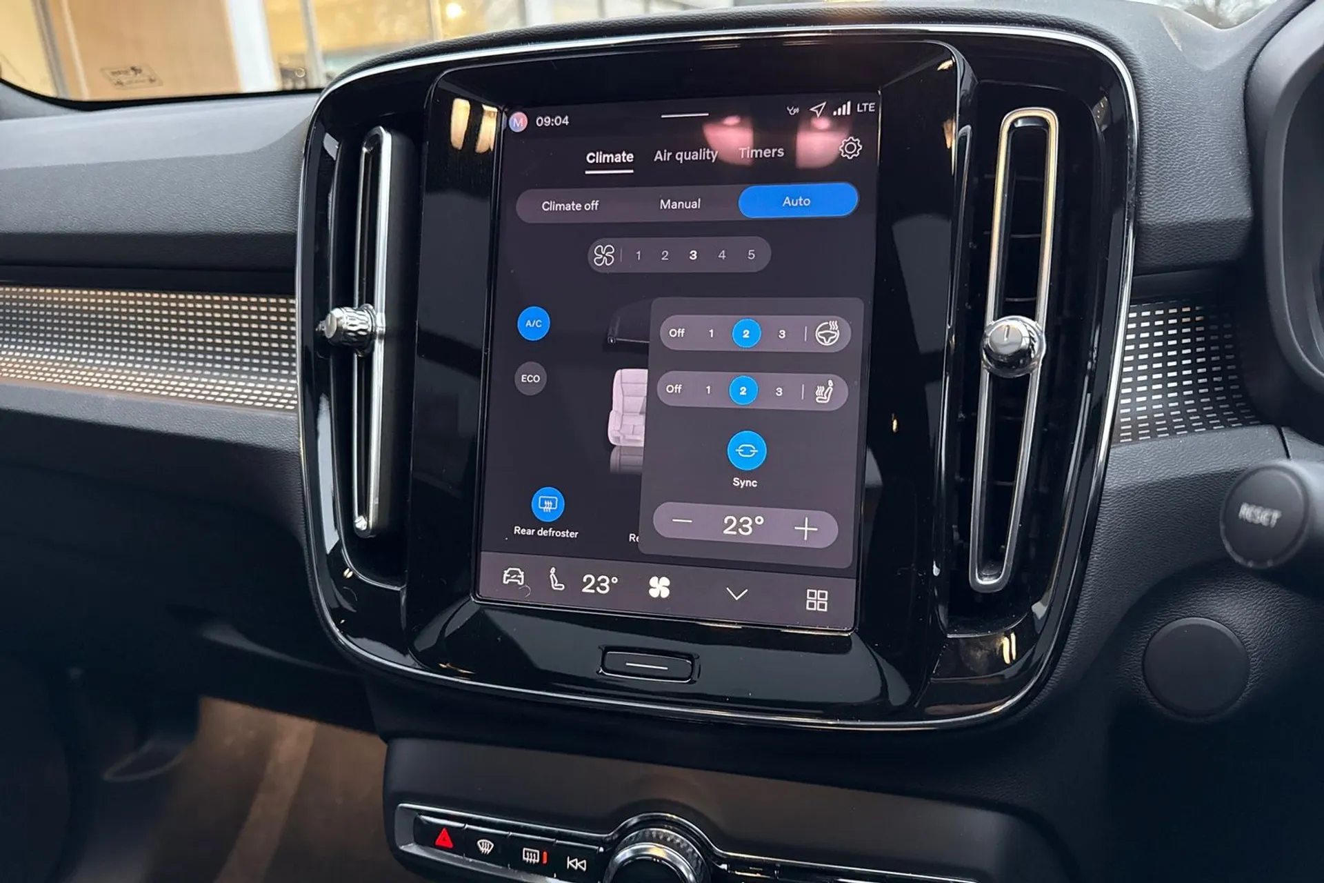 Volvo EX40 thumbnail image number 40