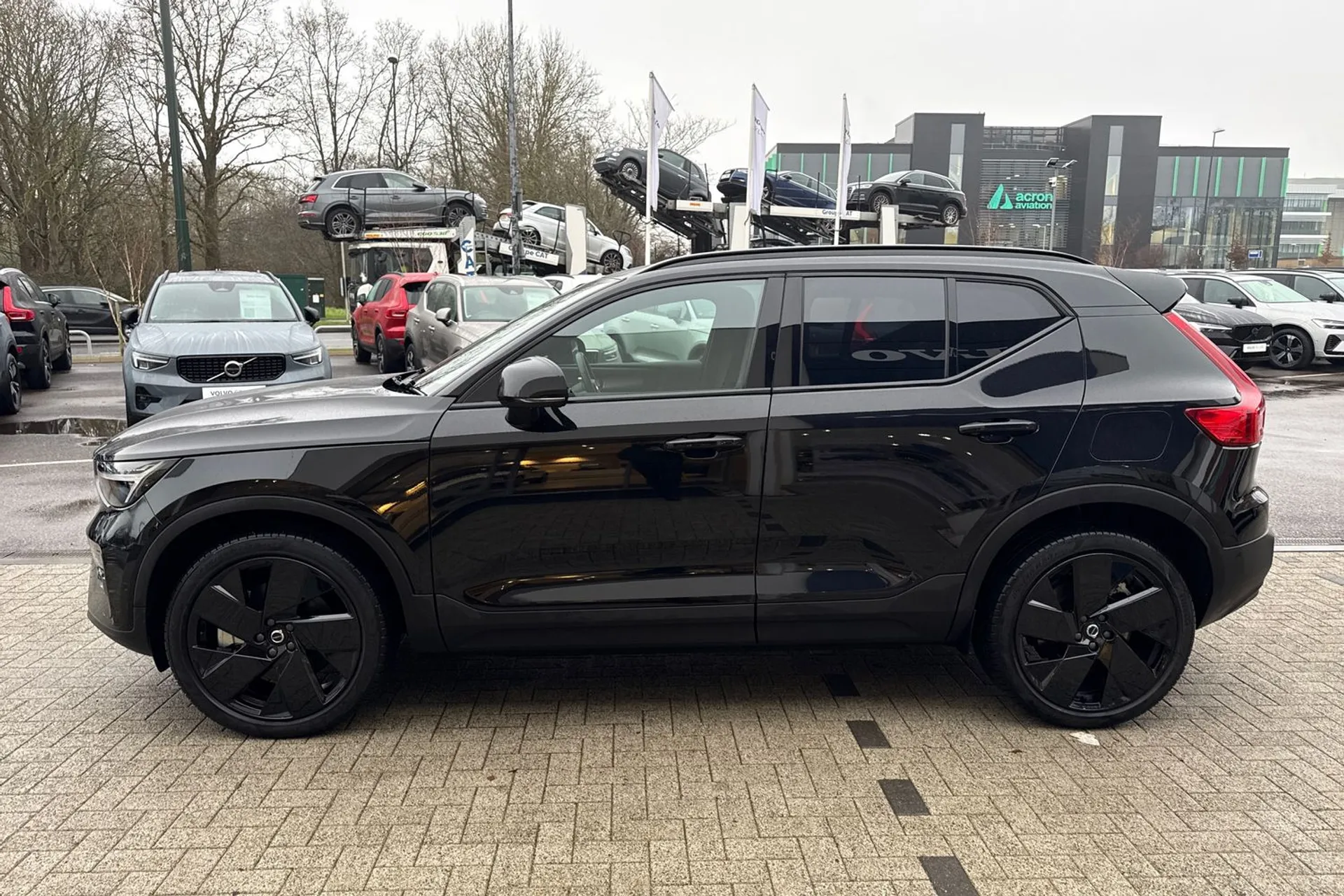 Volvo EX40 thumbnail image number 11