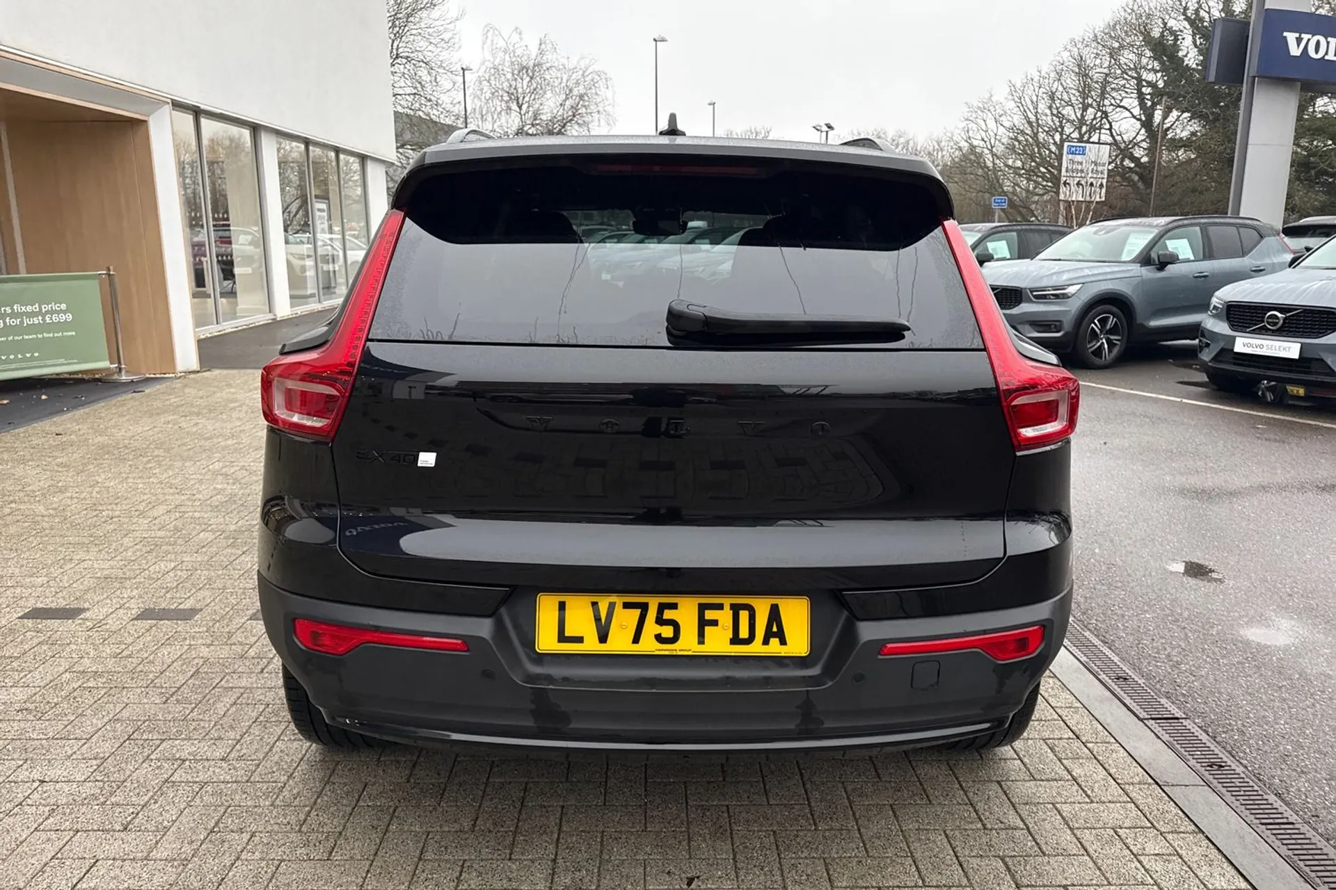 Volvo EX40 thumbnail image number 9