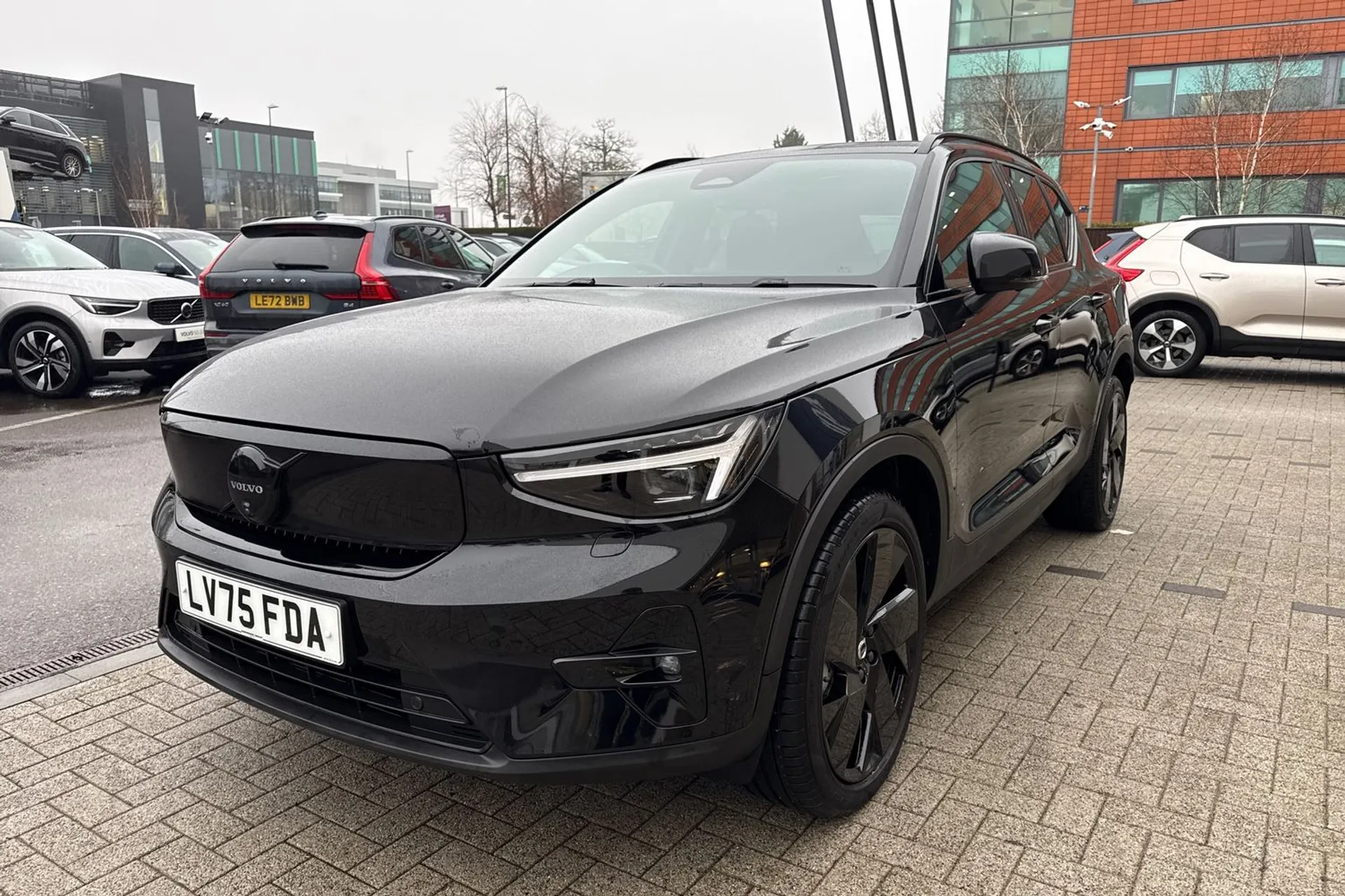 Volvo EX40 thumbnail image number 12