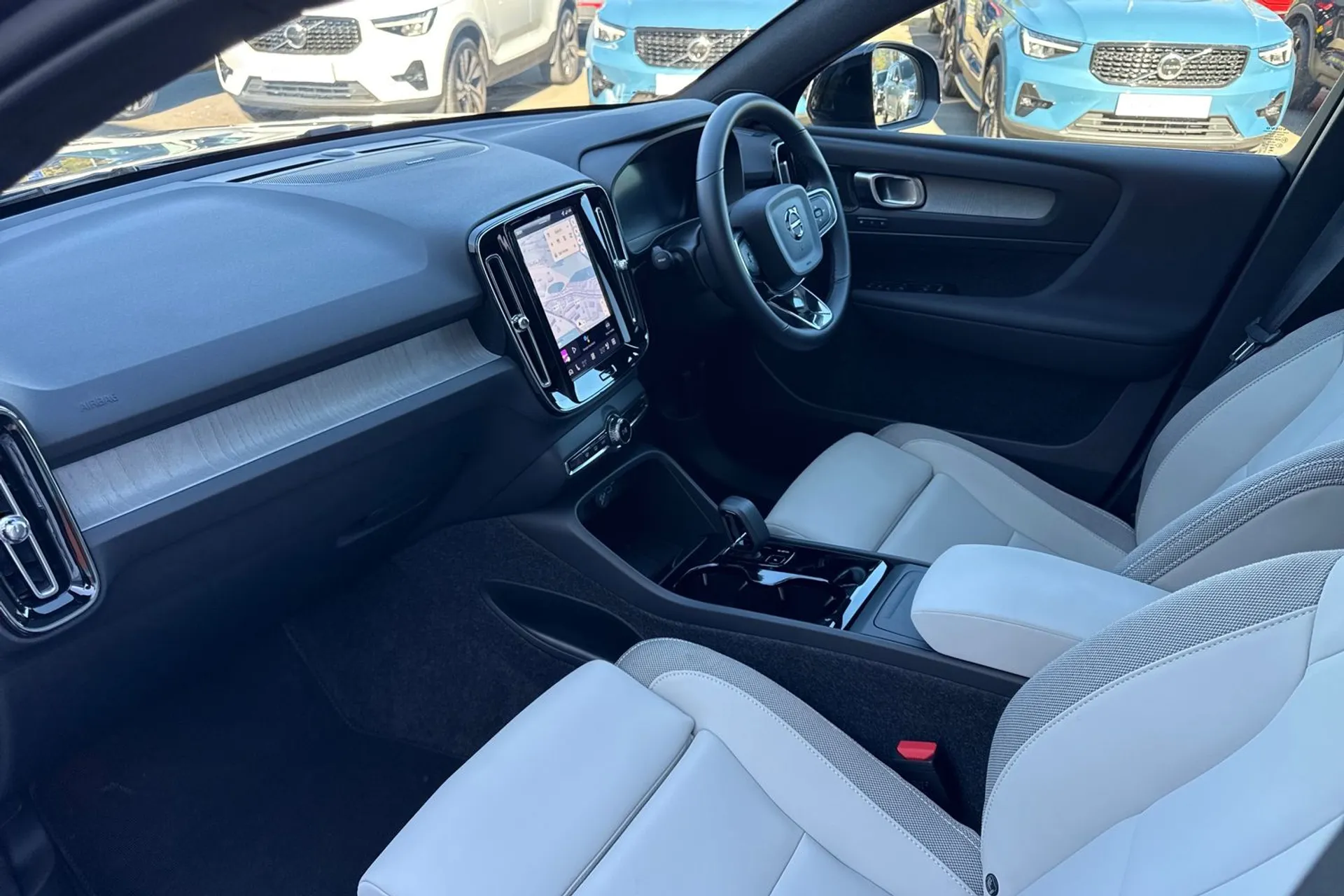 Volvo EC40 thumbnail image number 27