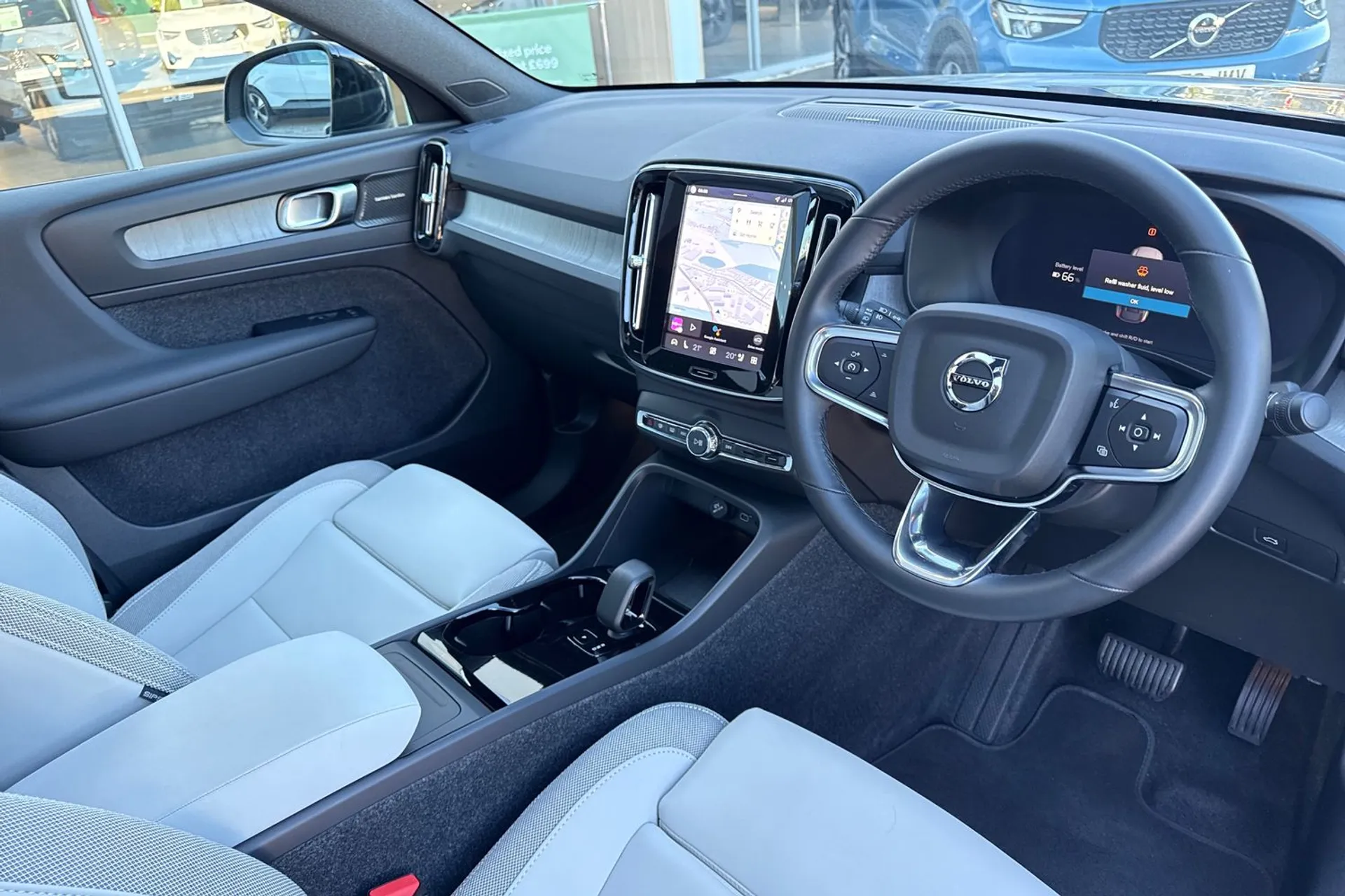 Volvo EC40 thumbnail image number 6