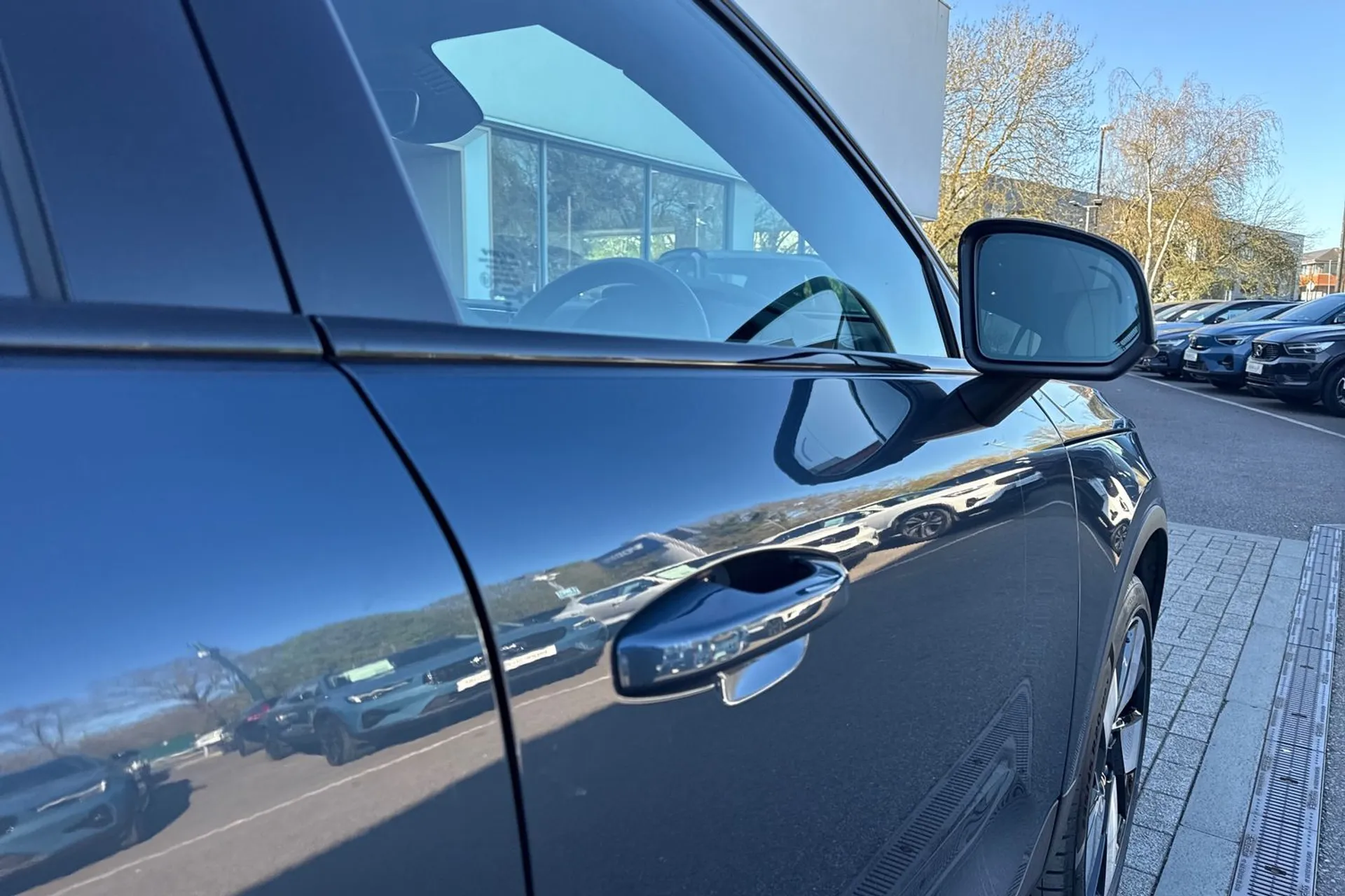 Volvo EC40 thumbnail image number 17