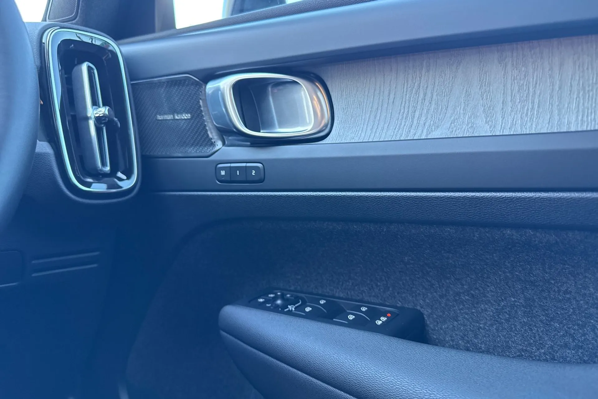 Volvo EC40 thumbnail image number 42