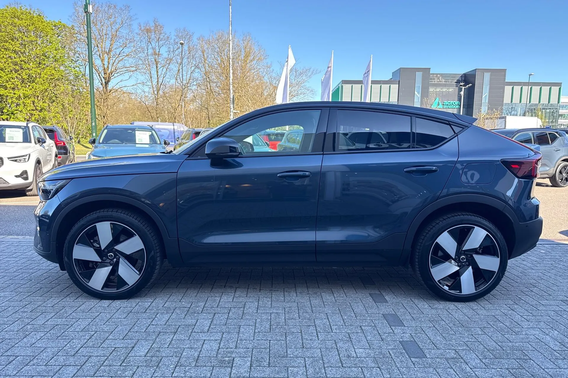 Volvo EC40 thumbnail image number 11