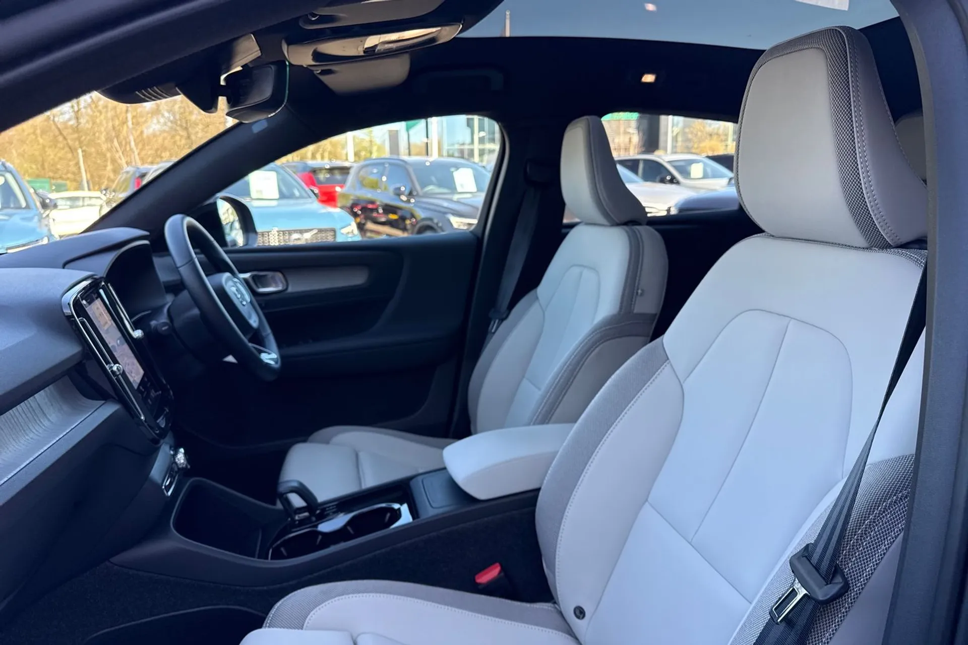 Volvo EC40 thumbnail image number 28