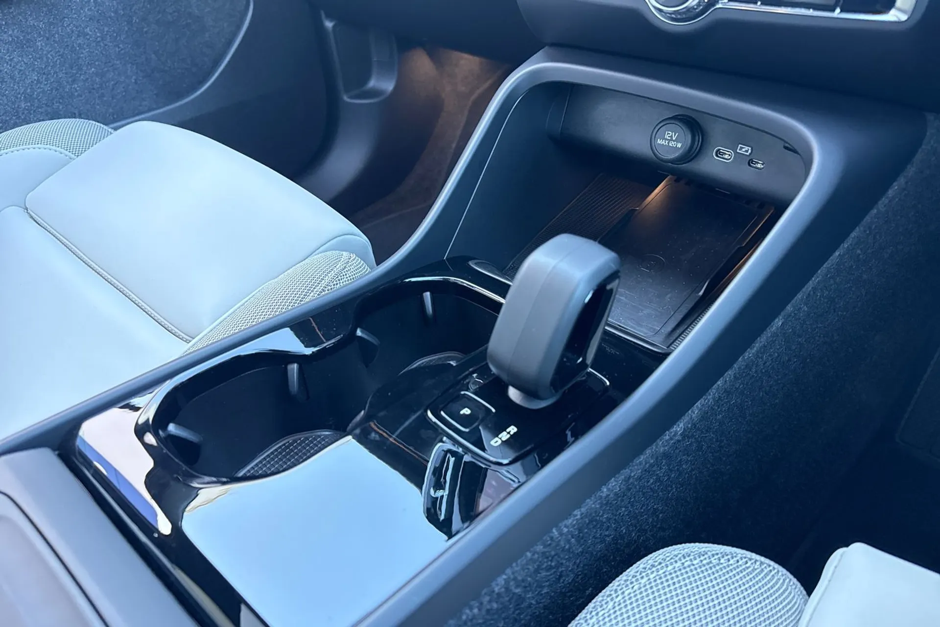 Volvo EC40 thumbnail image number 43