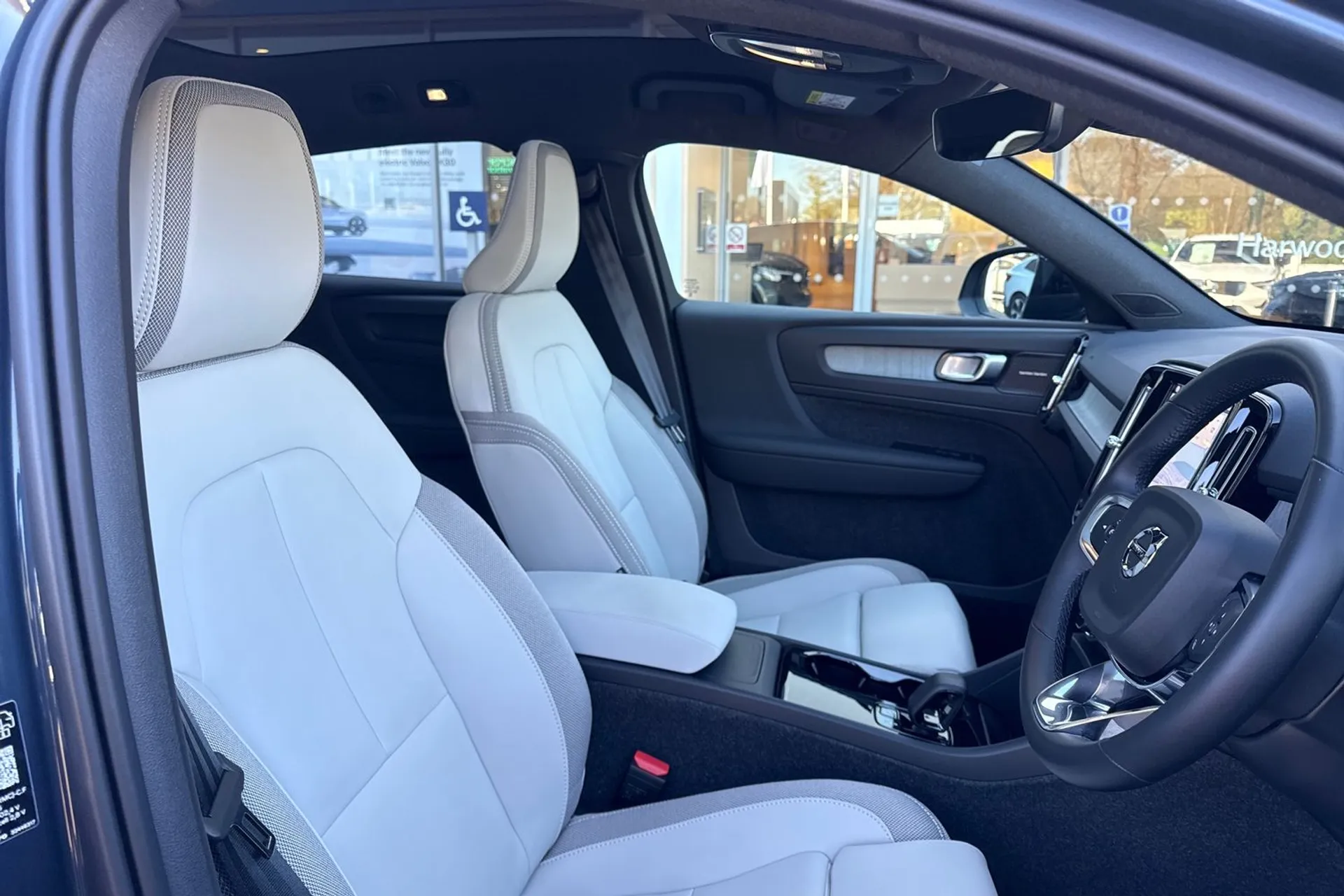 Volvo EC40 thumbnail image number 26