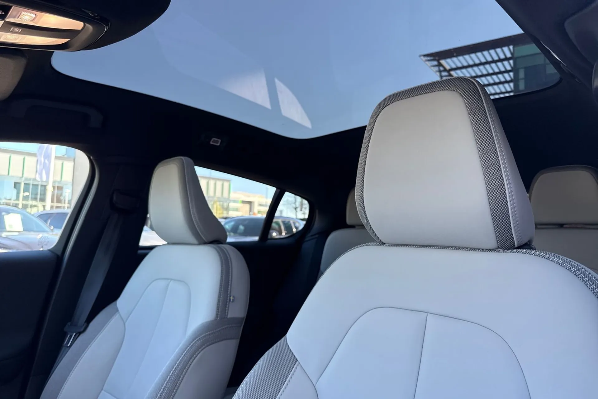 Volvo EC40 thumbnail image number 29