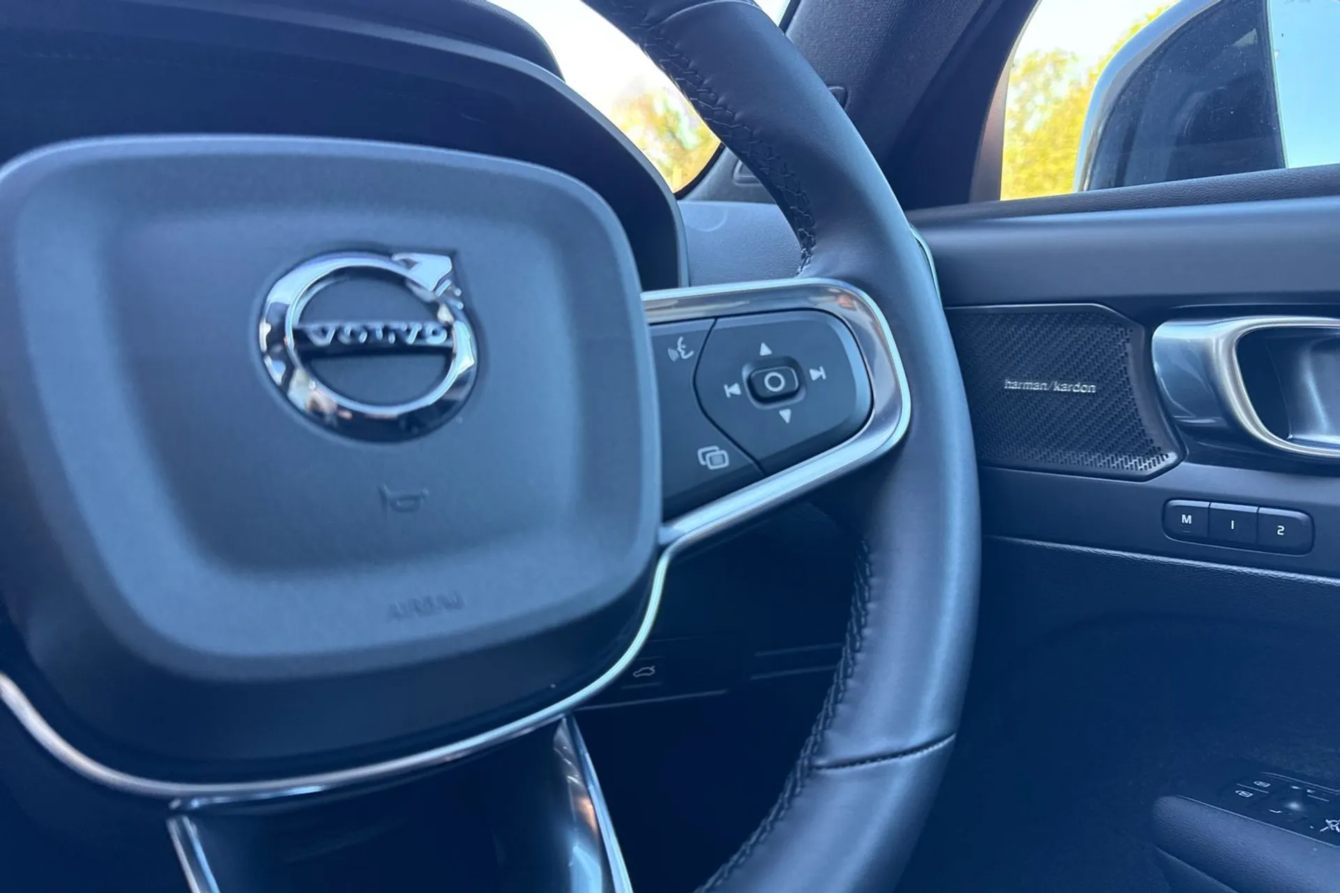 Volvo EC40 thumbnail image number 37