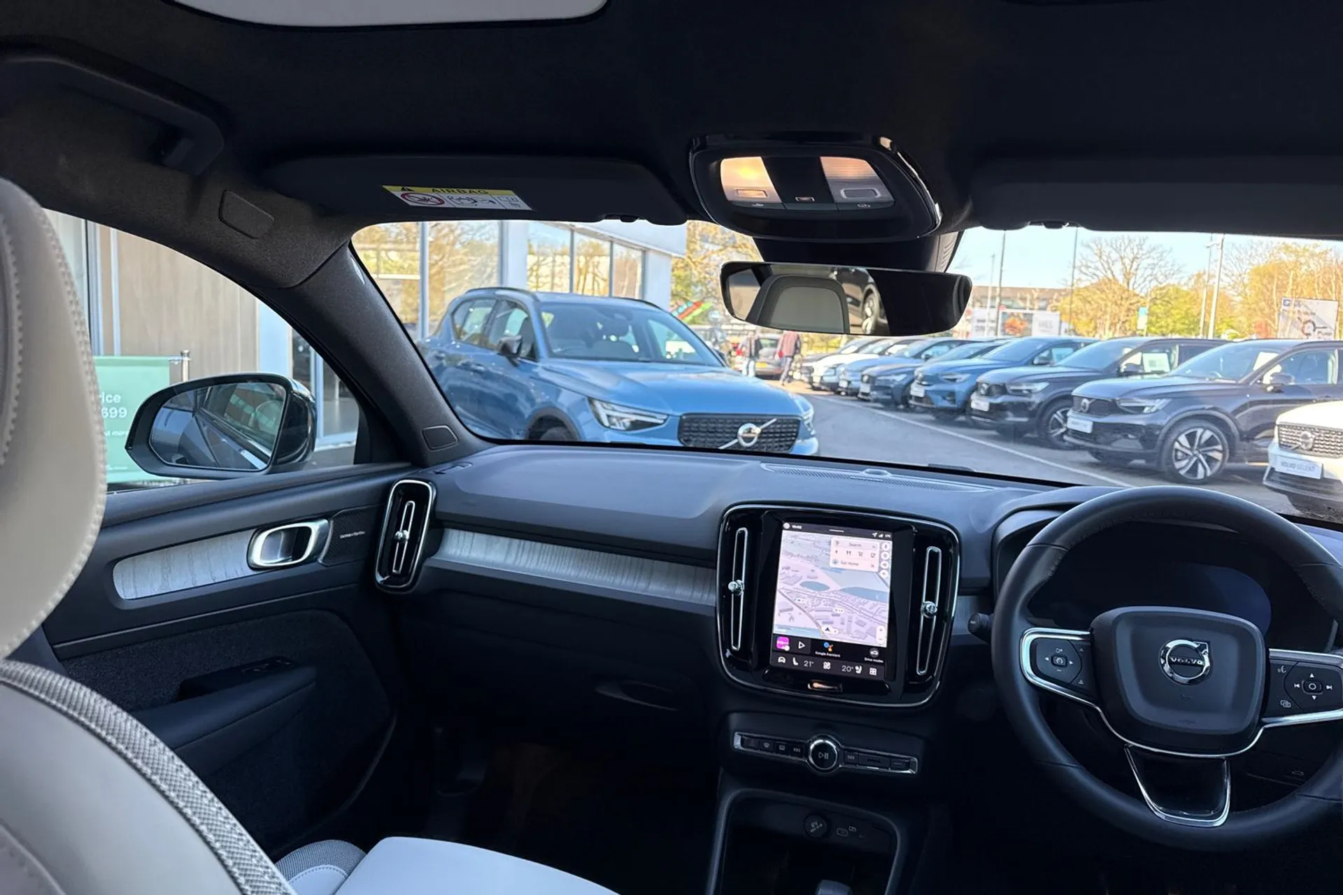 Volvo EC40 thumbnail image number 32