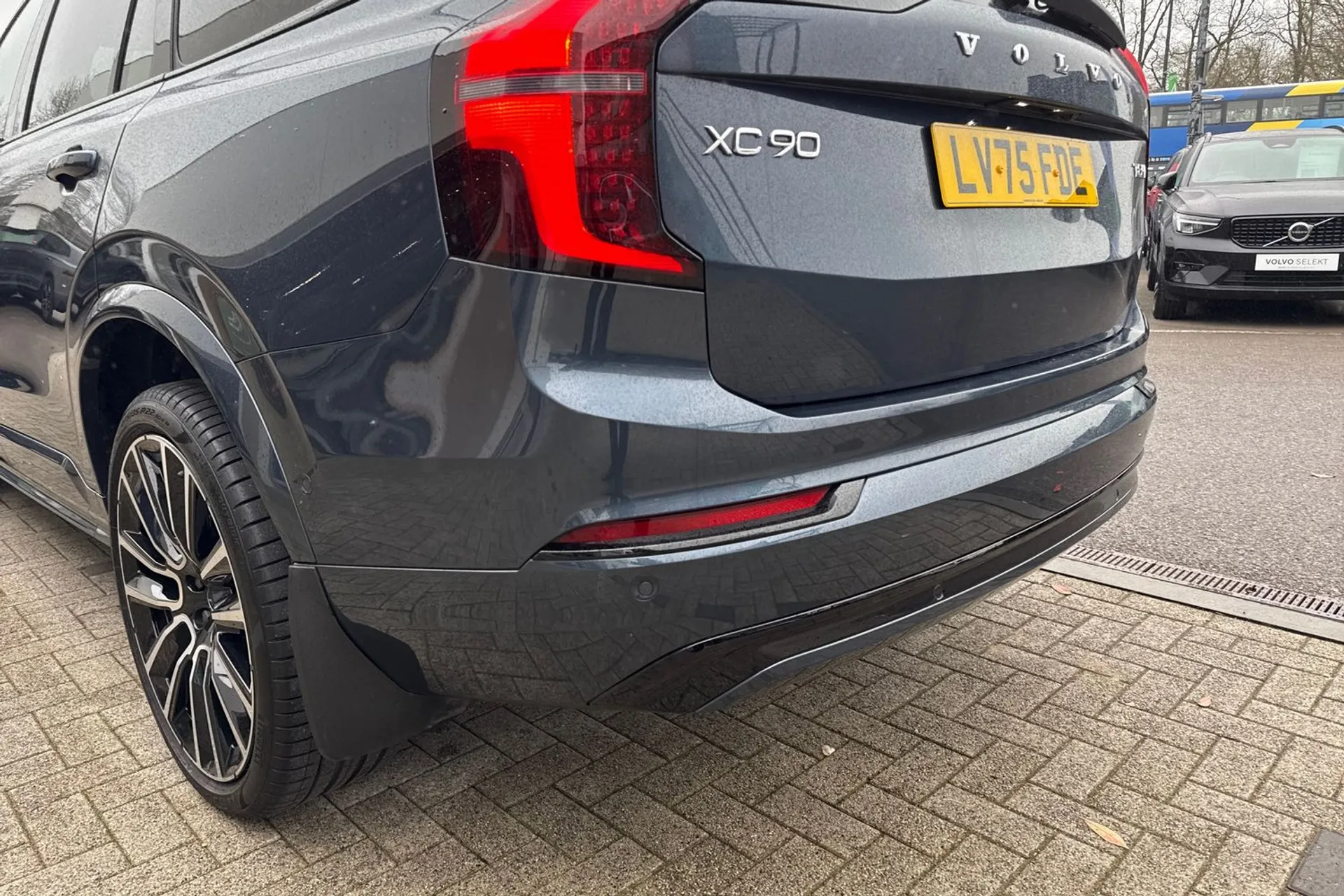 Volvo XC90 thumbnail image number 21