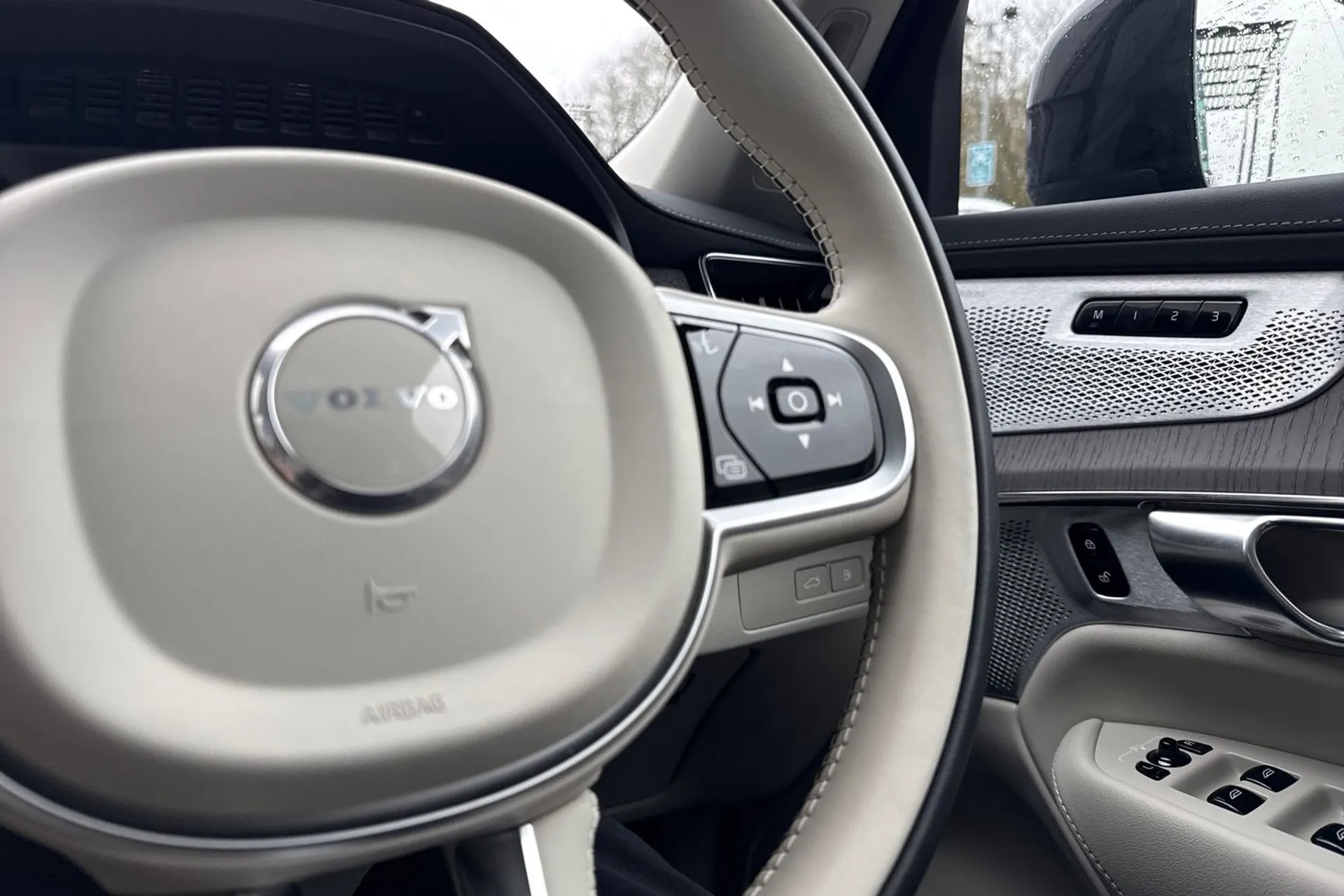 Volvo XC90 thumbnail image number 41