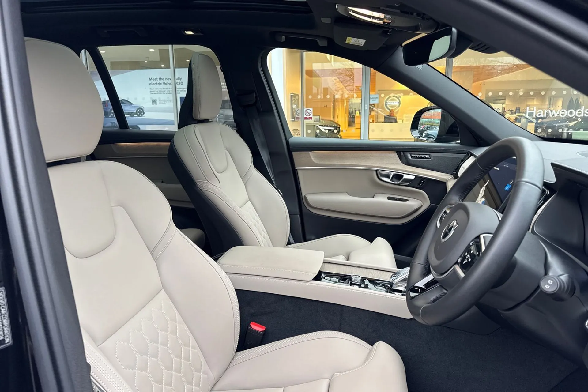 Volvo XC90 thumbnail image number 30