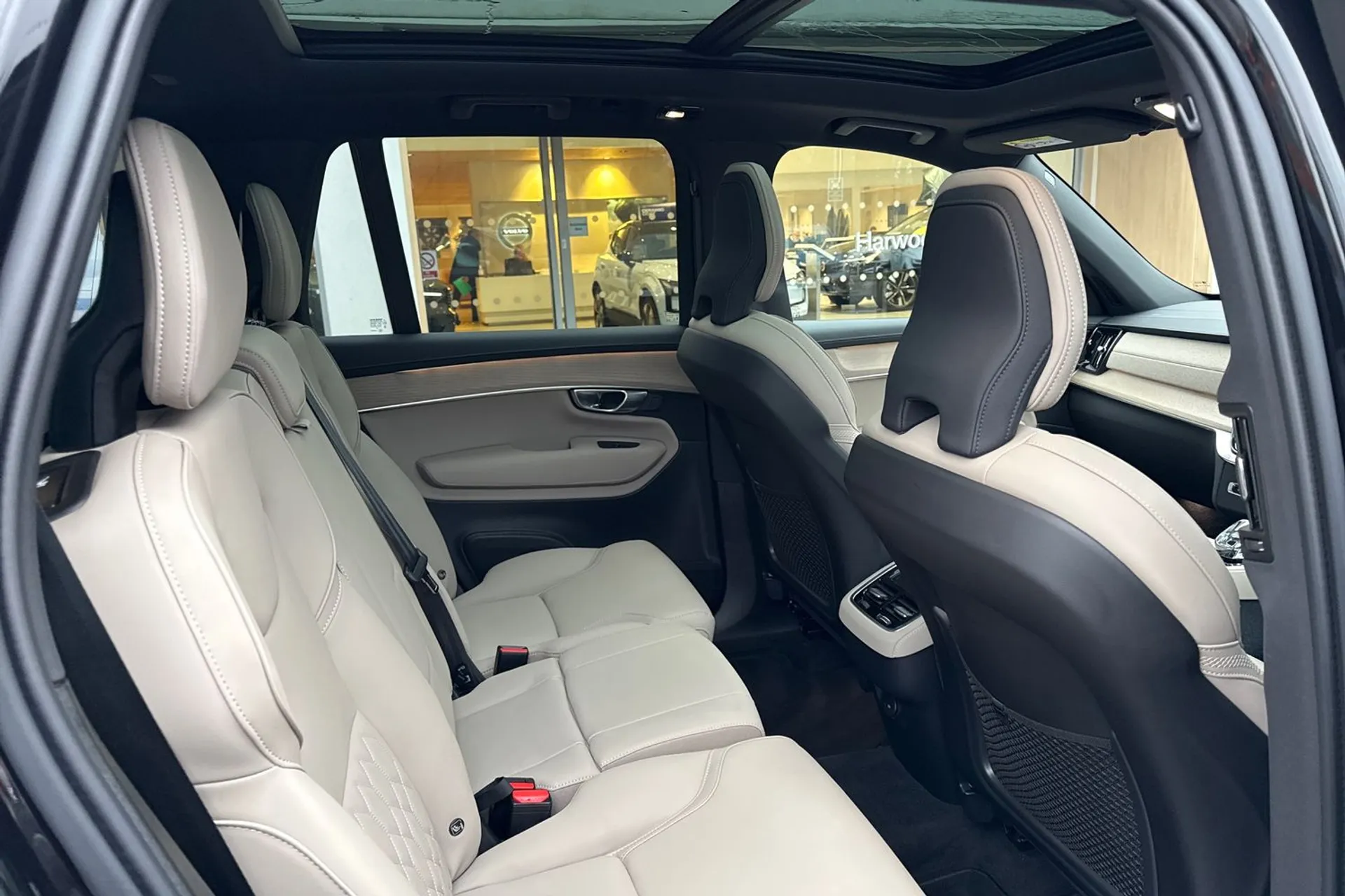 Volvo XC90 thumbnail image number 27