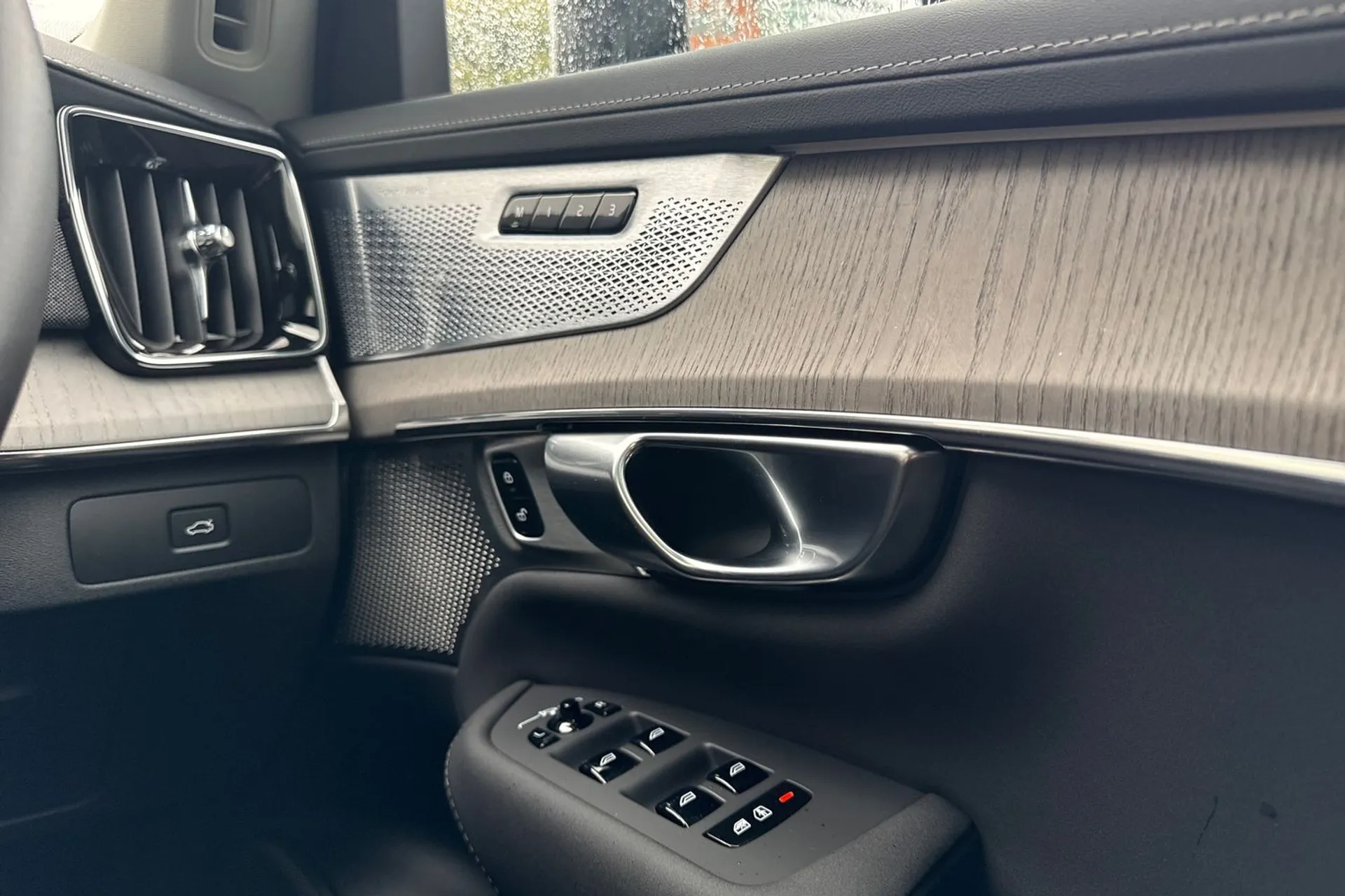 Volvo XC90 thumbnail image number 47