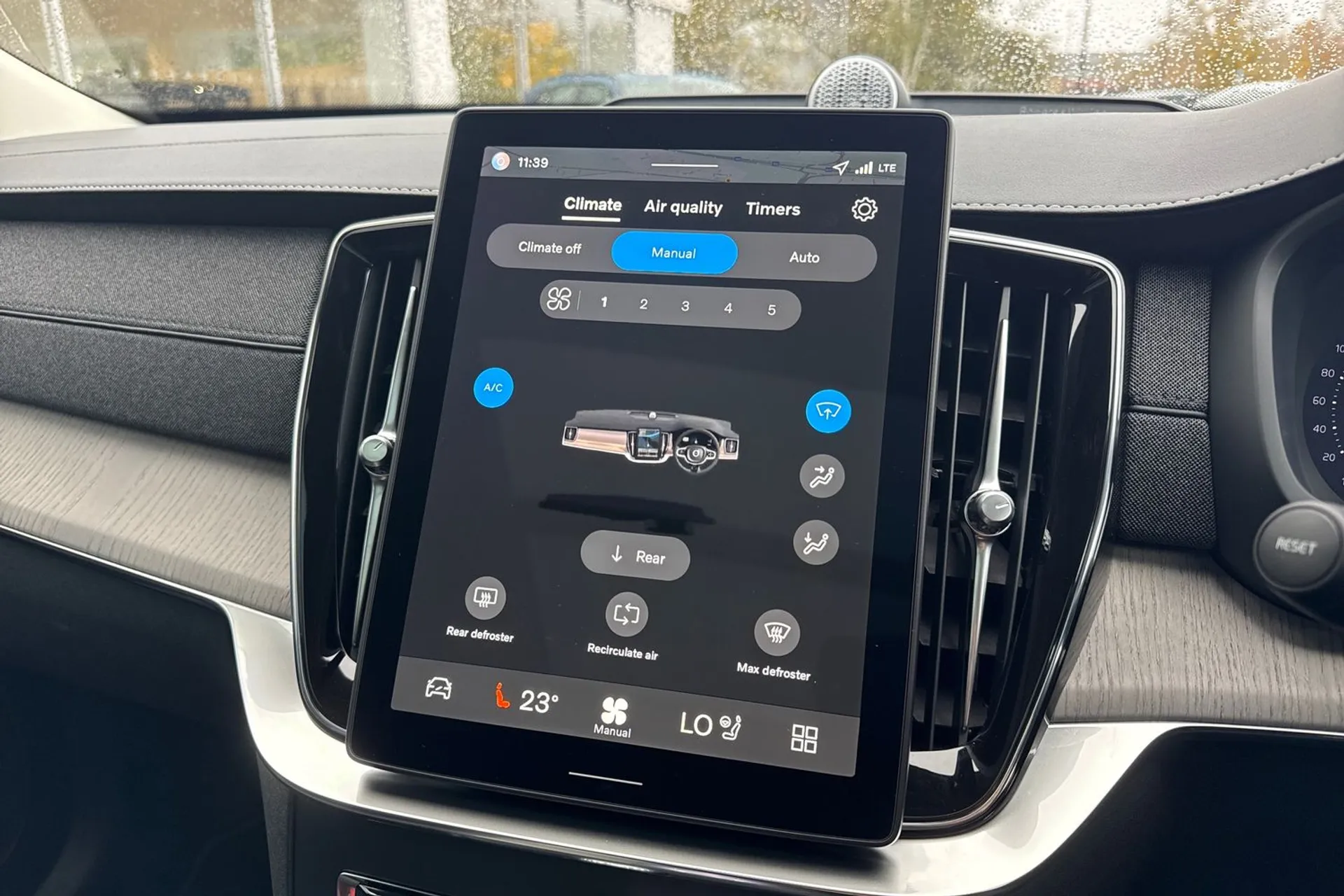 Volvo XC90 thumbnail image number 43