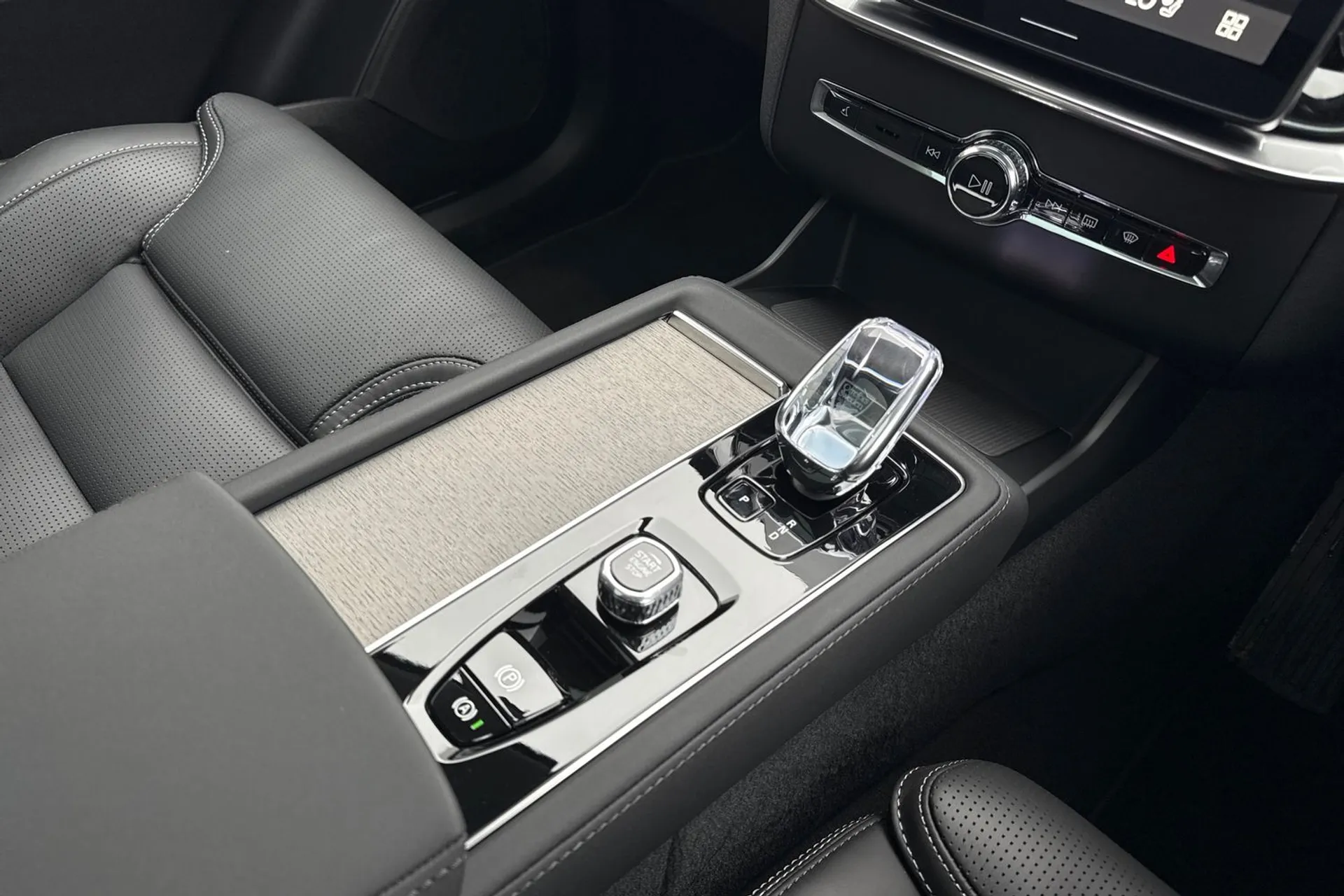 Volvo XC90 thumbnail image number 50