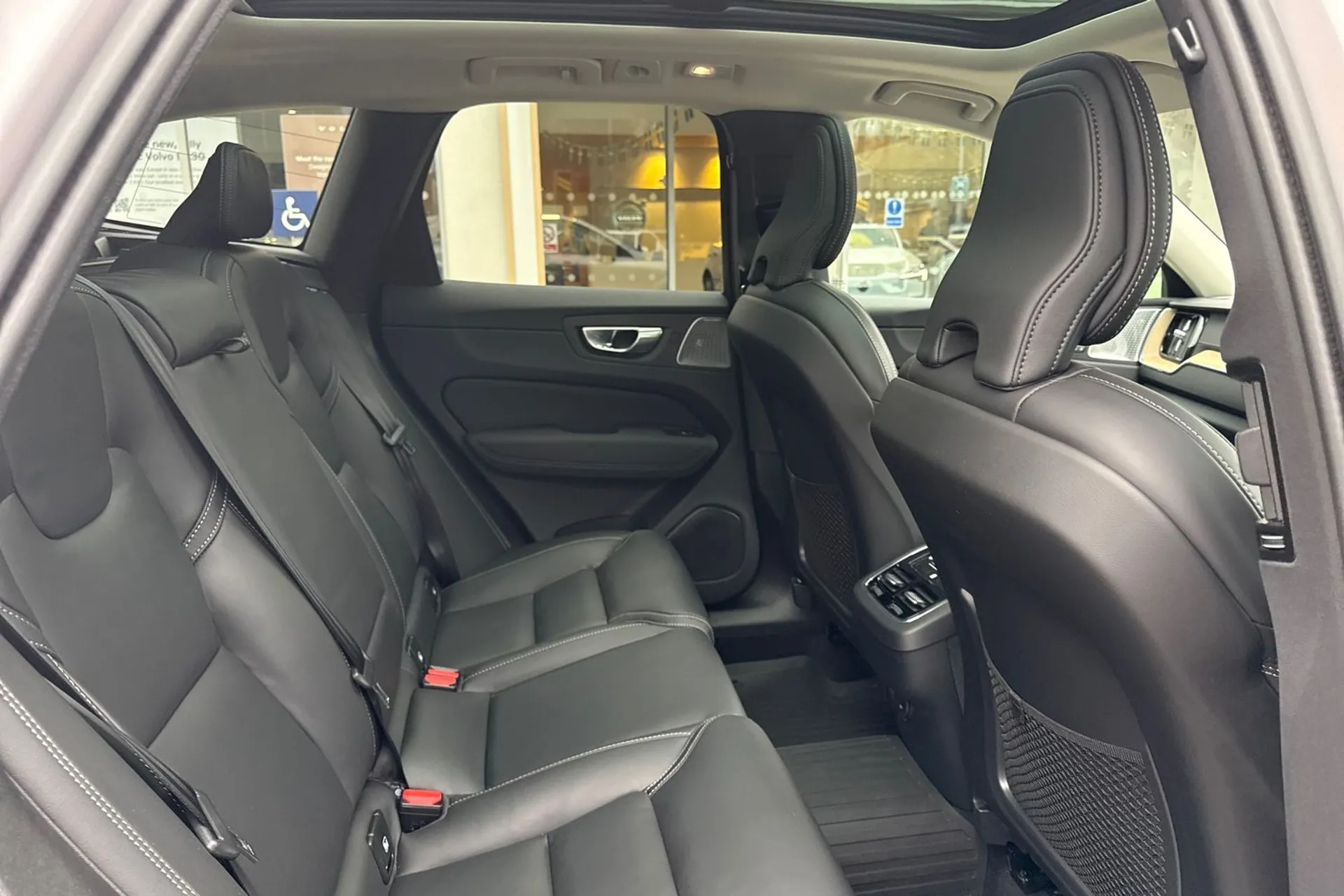 Volvo XC60 thumbnail image number 23