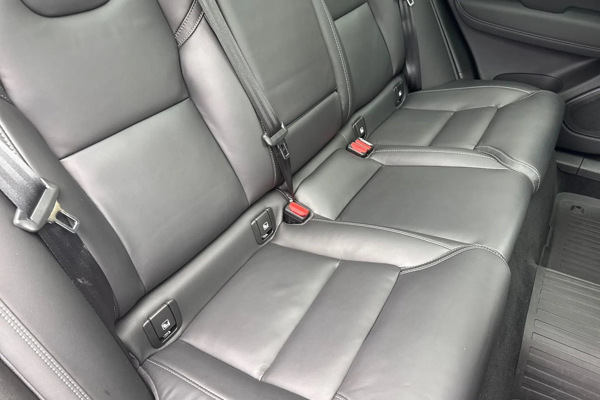 Volvo XC60 thumbnail image number 25