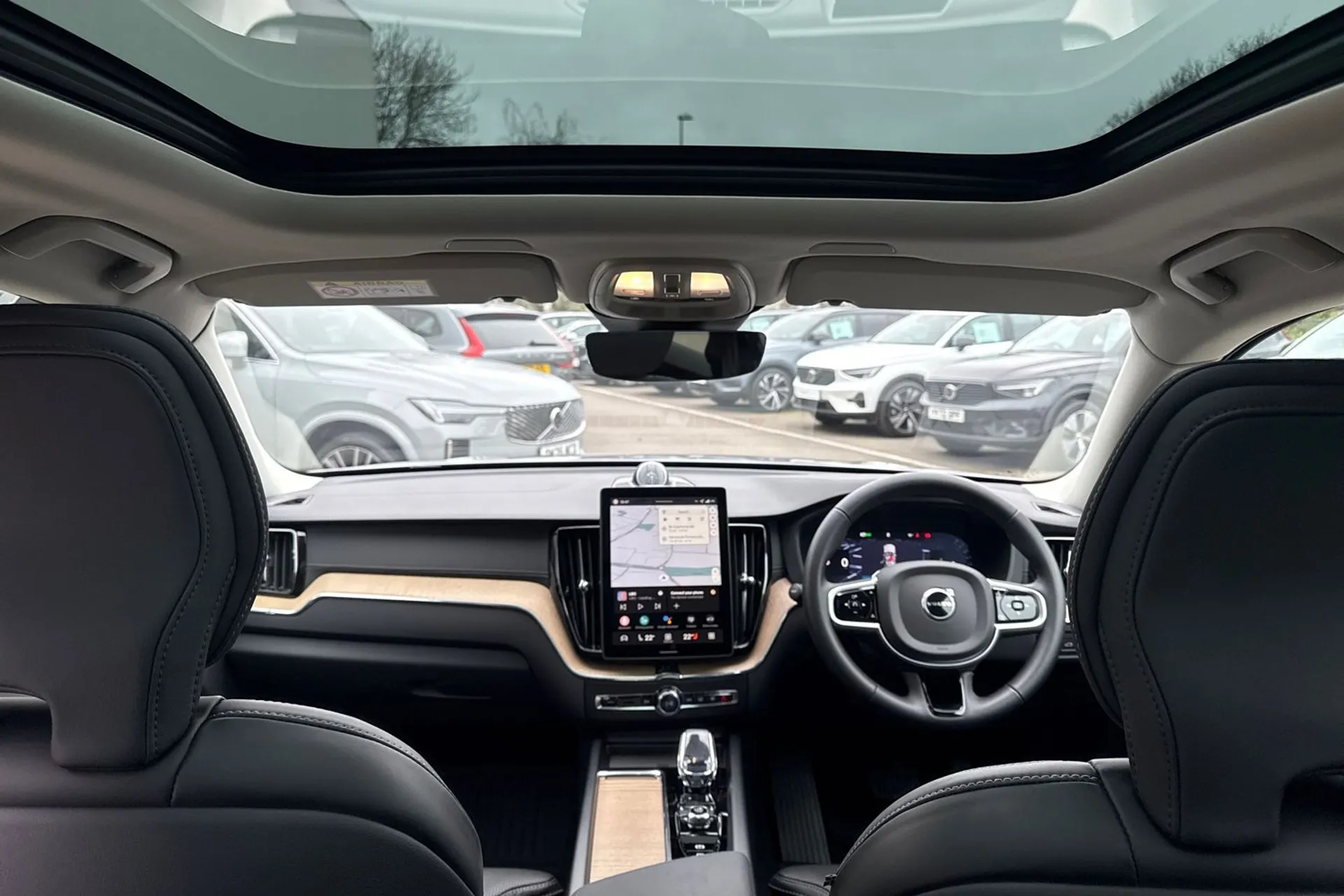 Volvo XC60 thumbnail image number 3