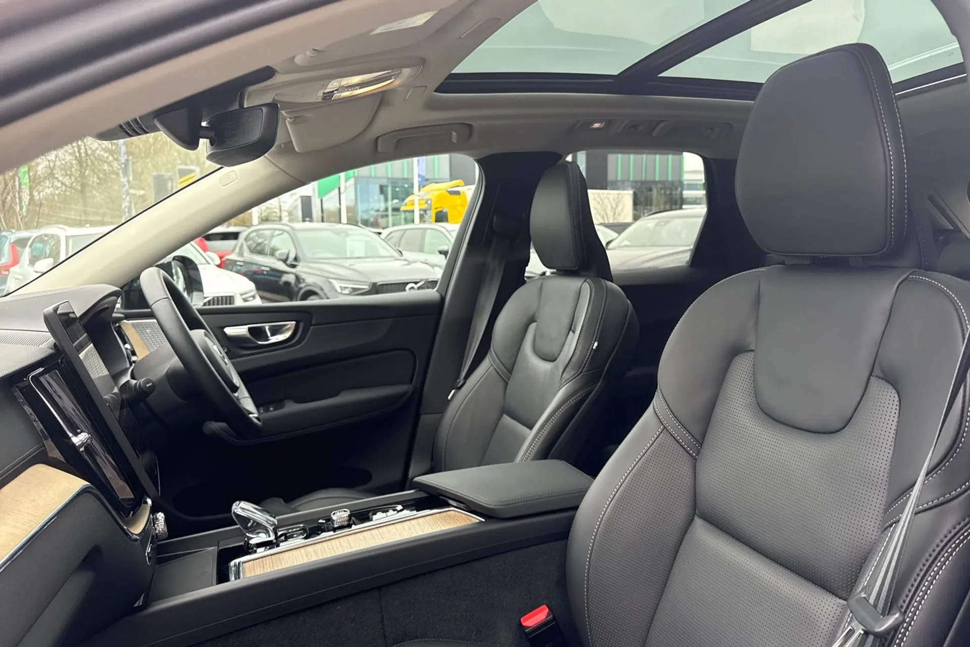 Volvo XC60 thumbnail image number 28