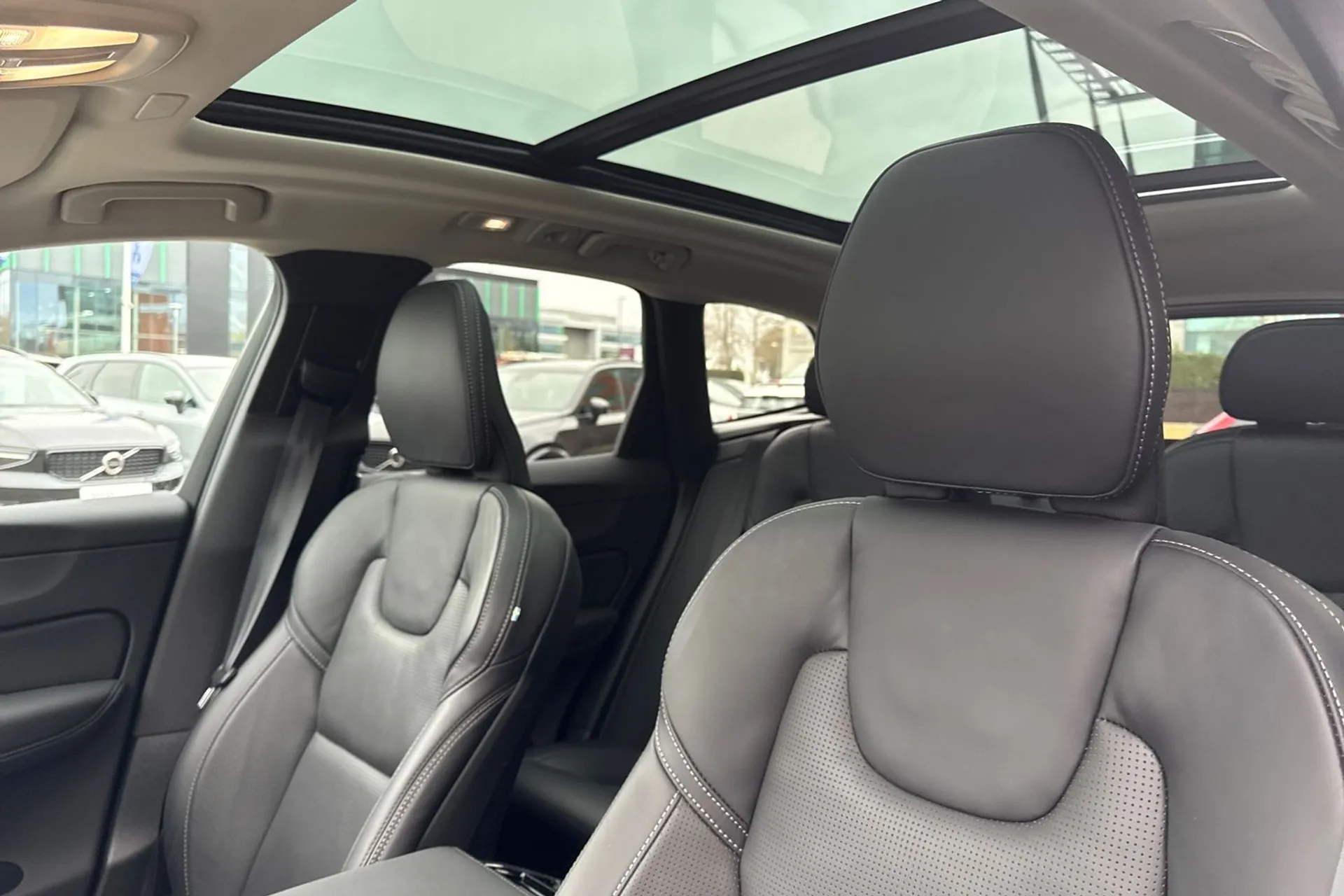 Volvo XC60 thumbnail image number 29