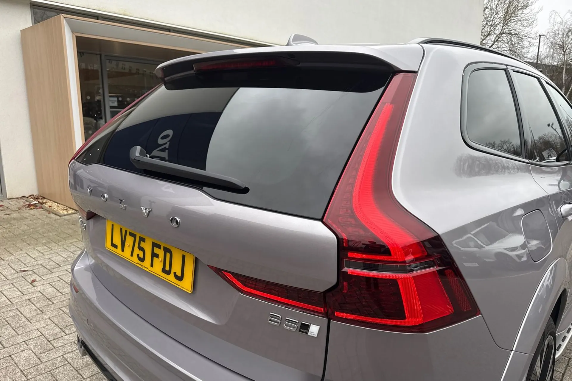 Volvo XC60 thumbnail image number 16