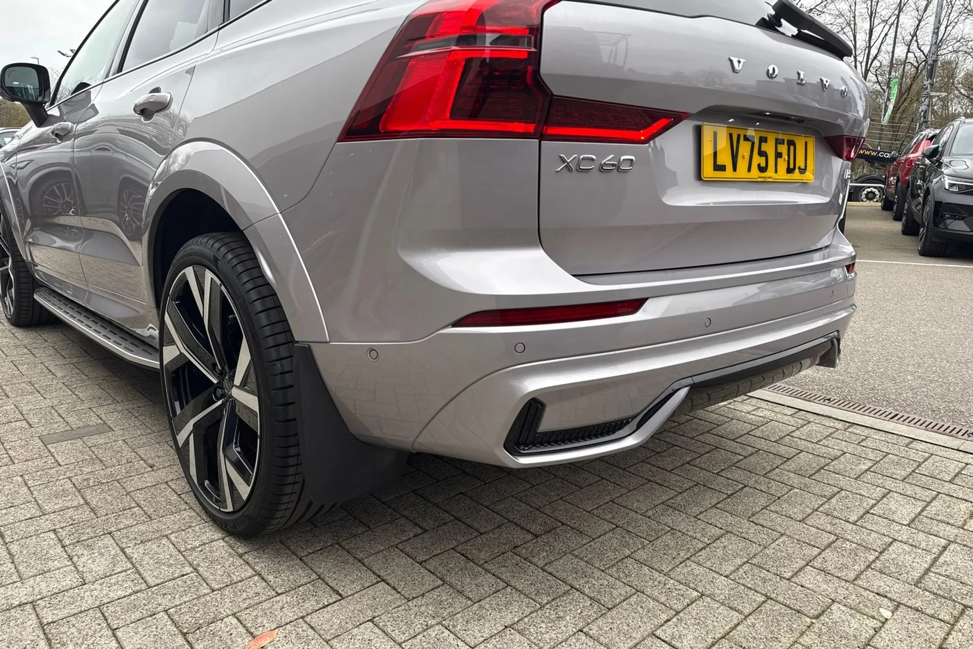 Volvo XC60 thumbnail image number 18