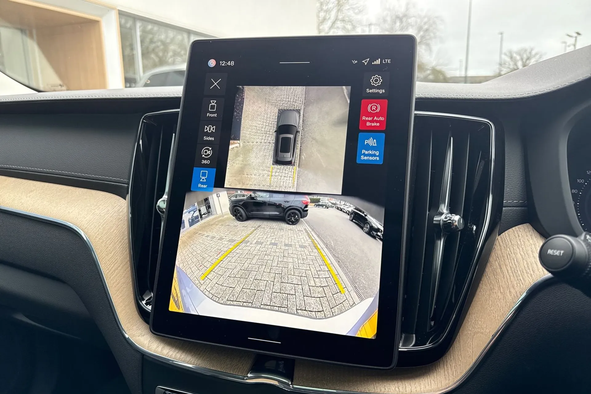 Volvo XC60 thumbnail image number 38