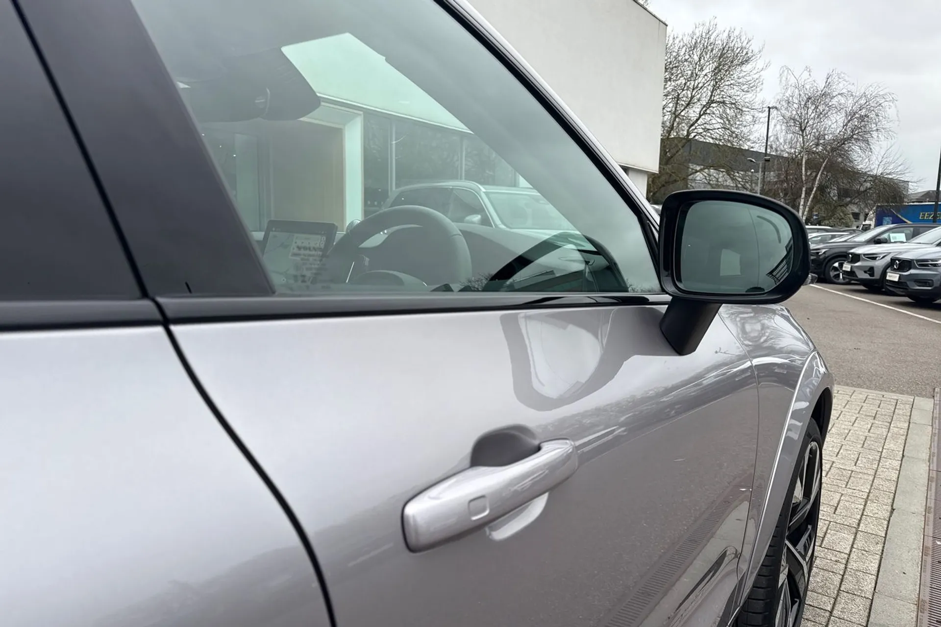 Volvo XC60 thumbnail image number 17