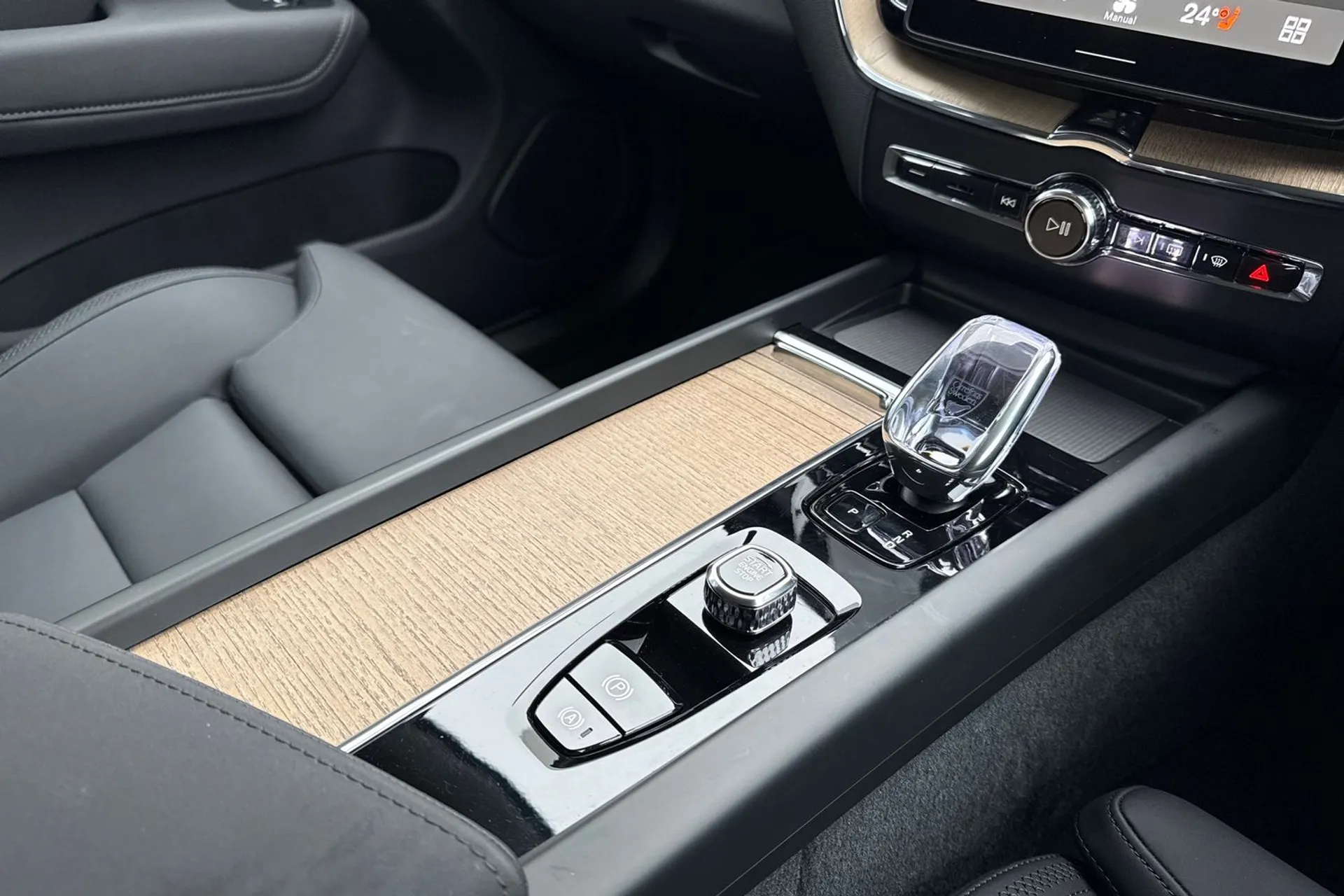 Volvo XC60 thumbnail image number 43