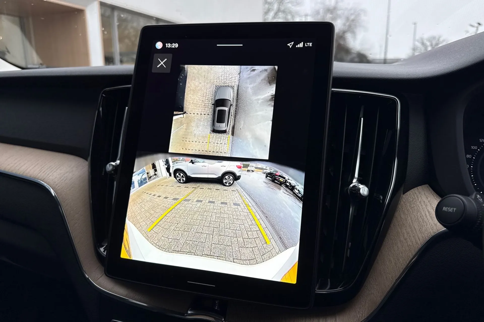 Volvo XC60 thumbnail image number 38