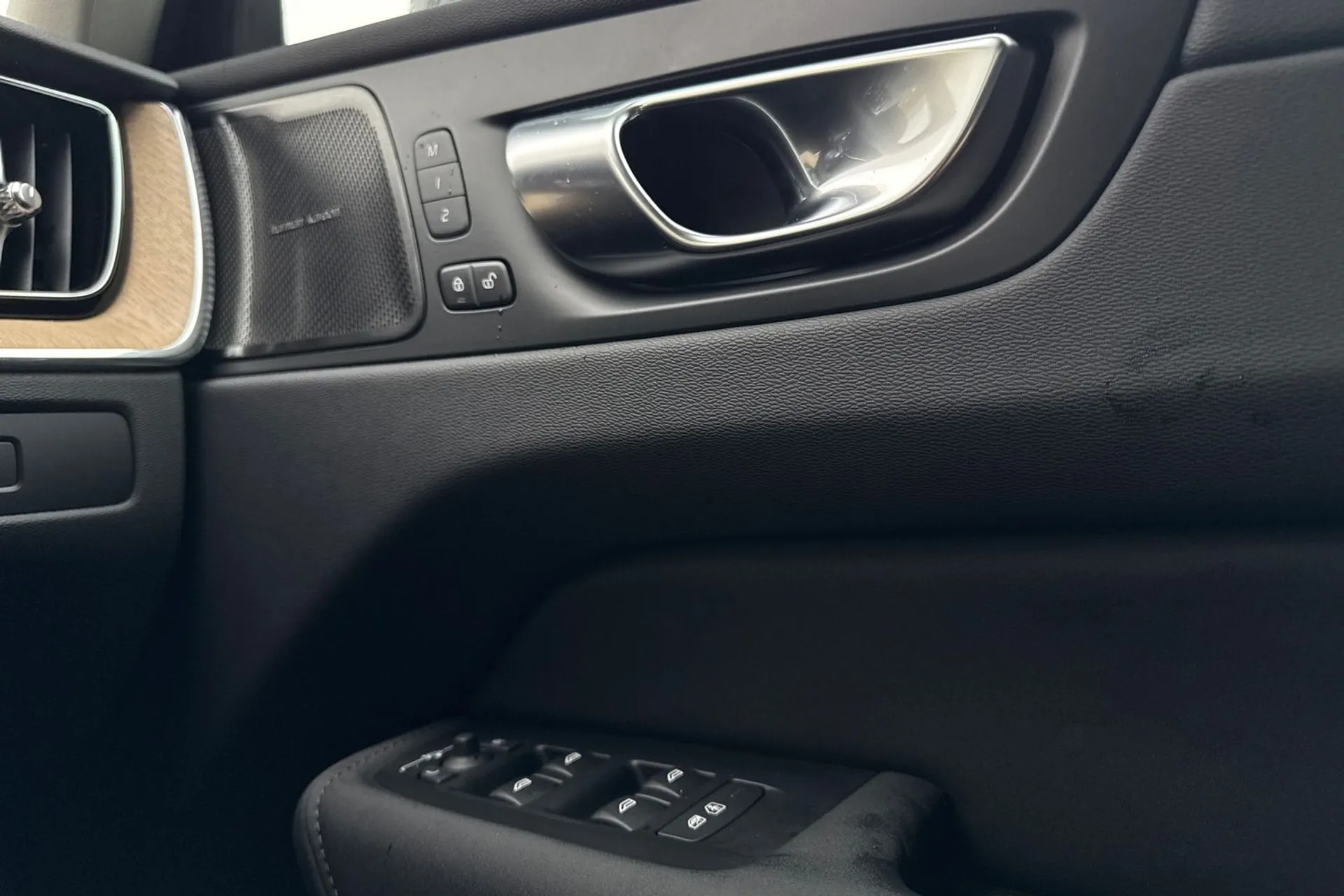 Volvo XC60 thumbnail image number 42