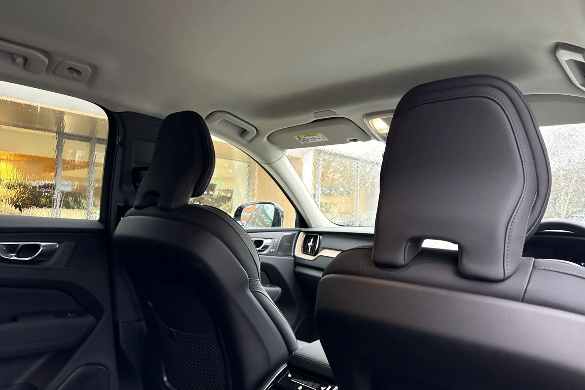 Volvo XC60 thumbnail image number 24