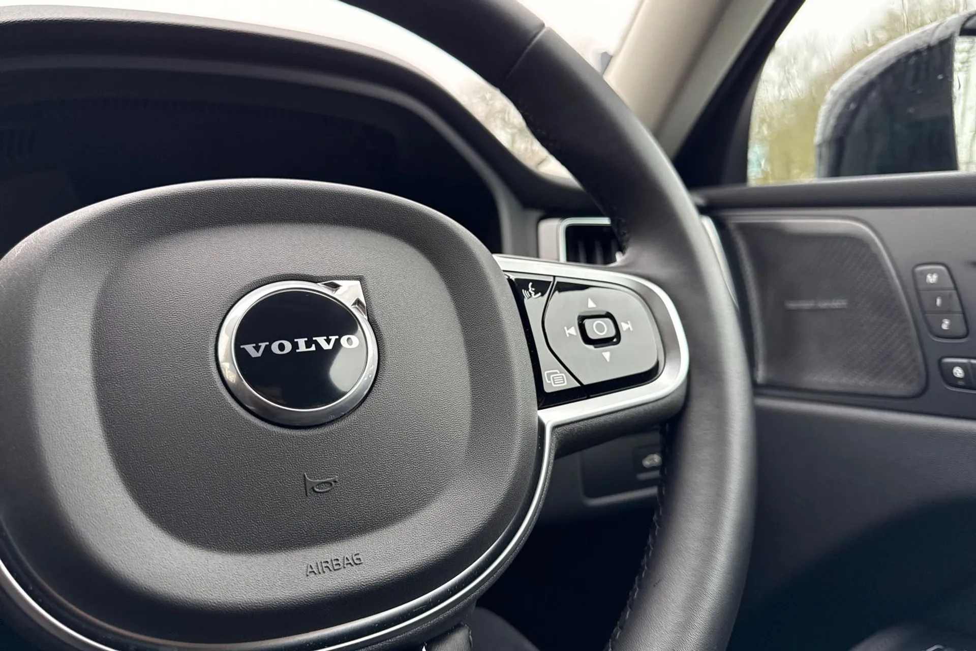 Volvo XC60 thumbnail image number 37