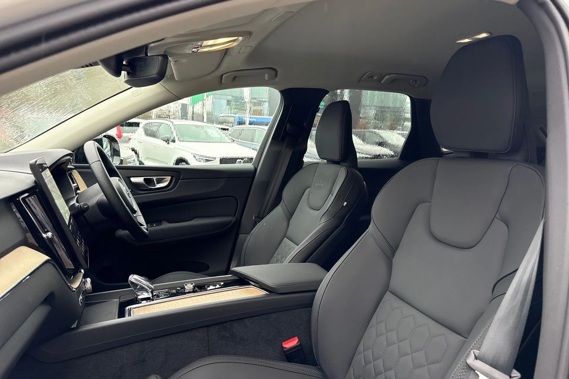 Volvo XC60 thumbnail image number 28