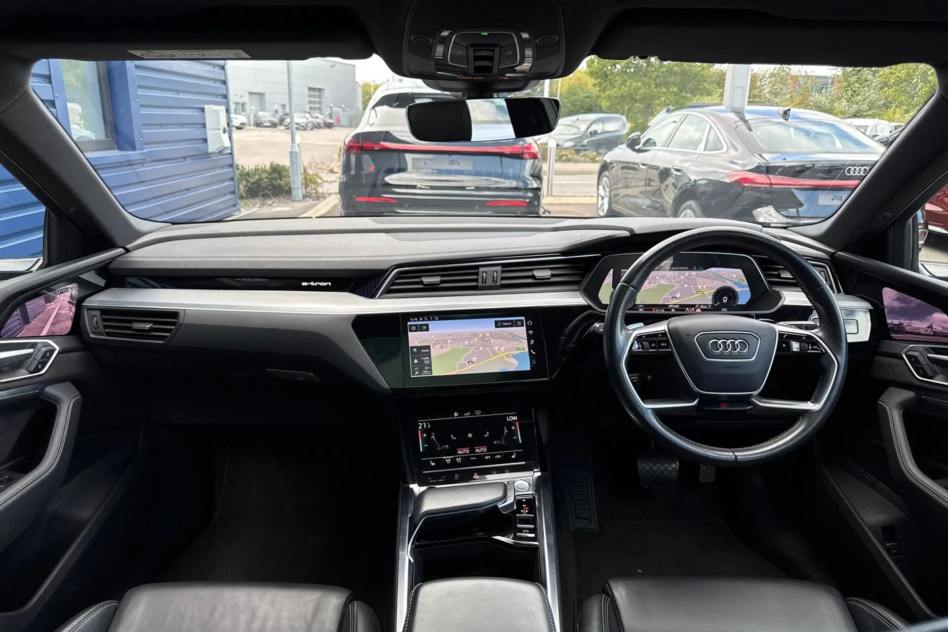 Audi e-tron thumbnail image number 3