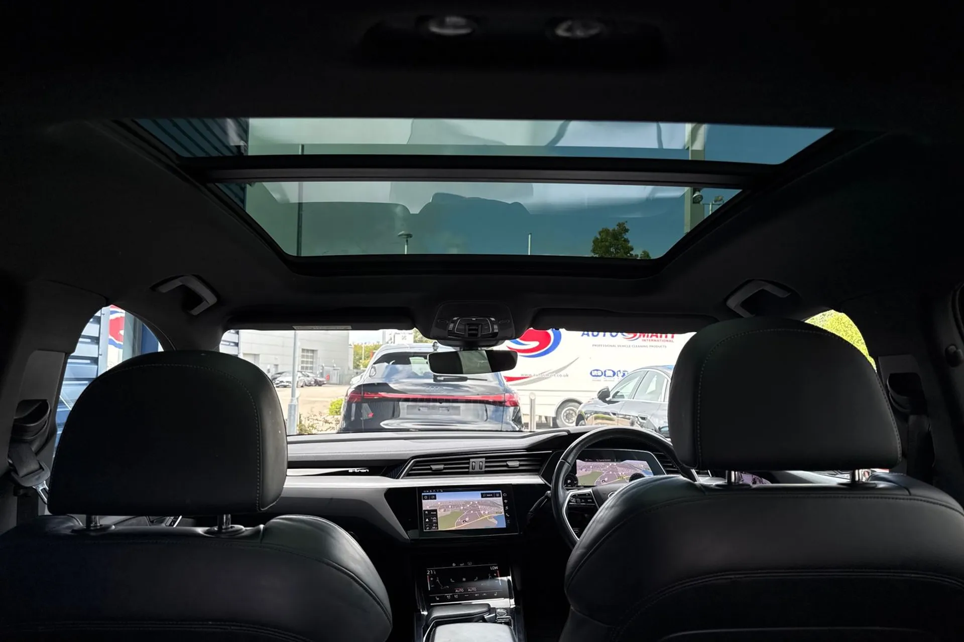 Audi e-tron thumbnail image number 20