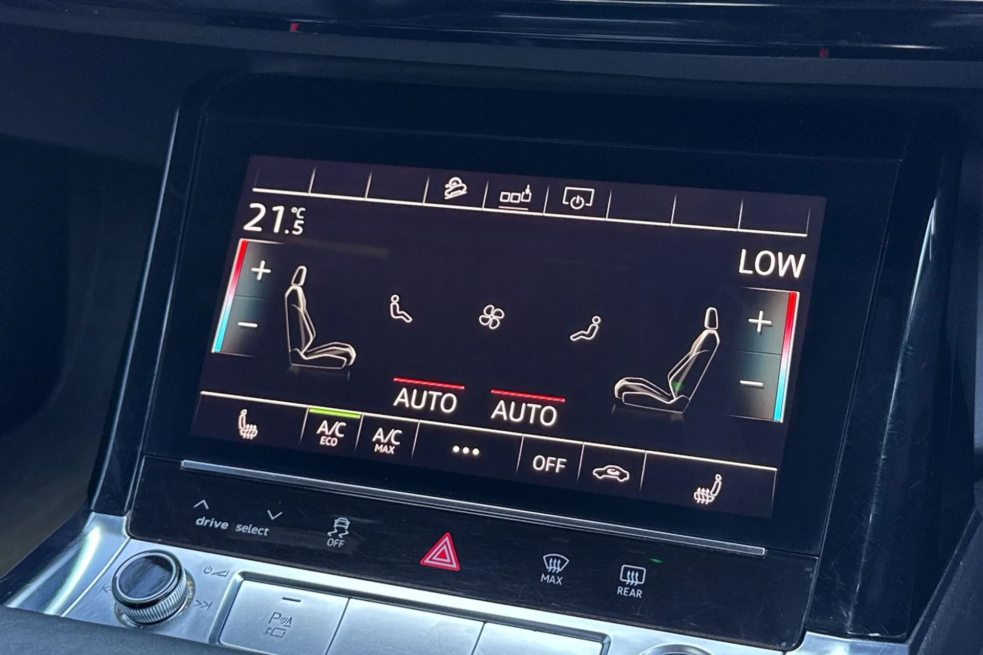 Audi e-tron thumbnail image number 29