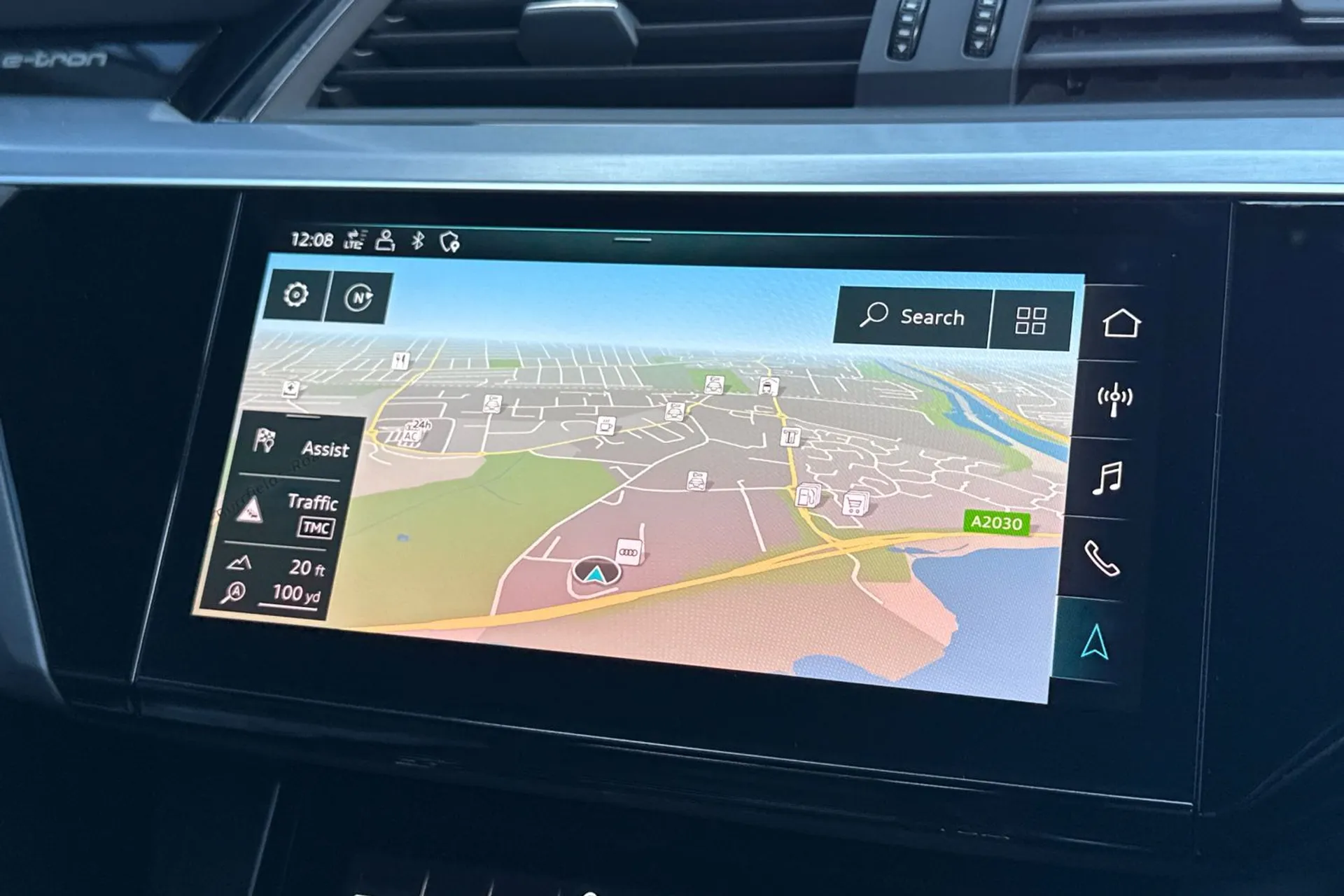 Audi e-tron thumbnail image number 32