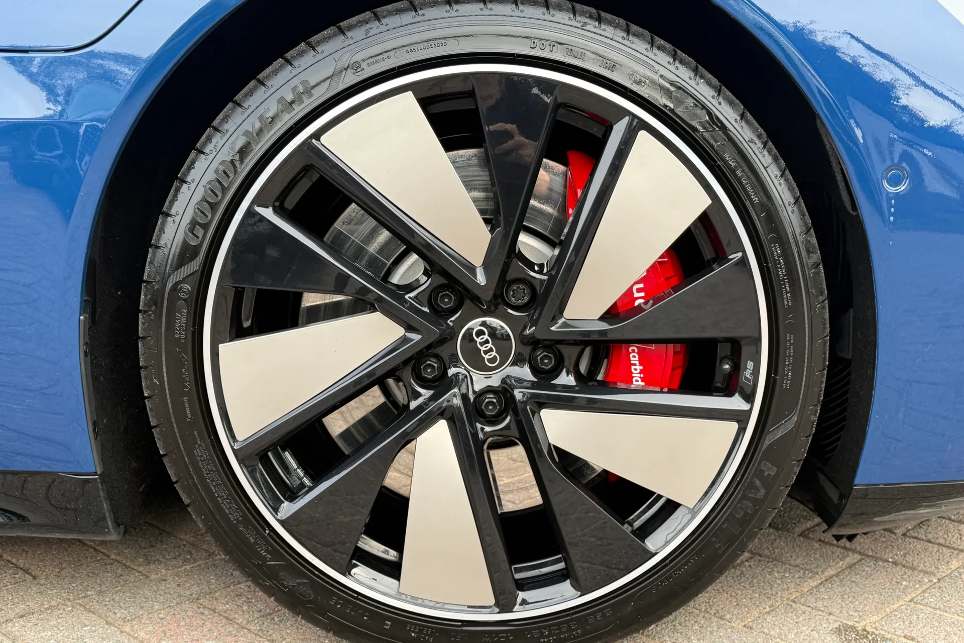 Audi RS e-tron GT thumbnail image number 56