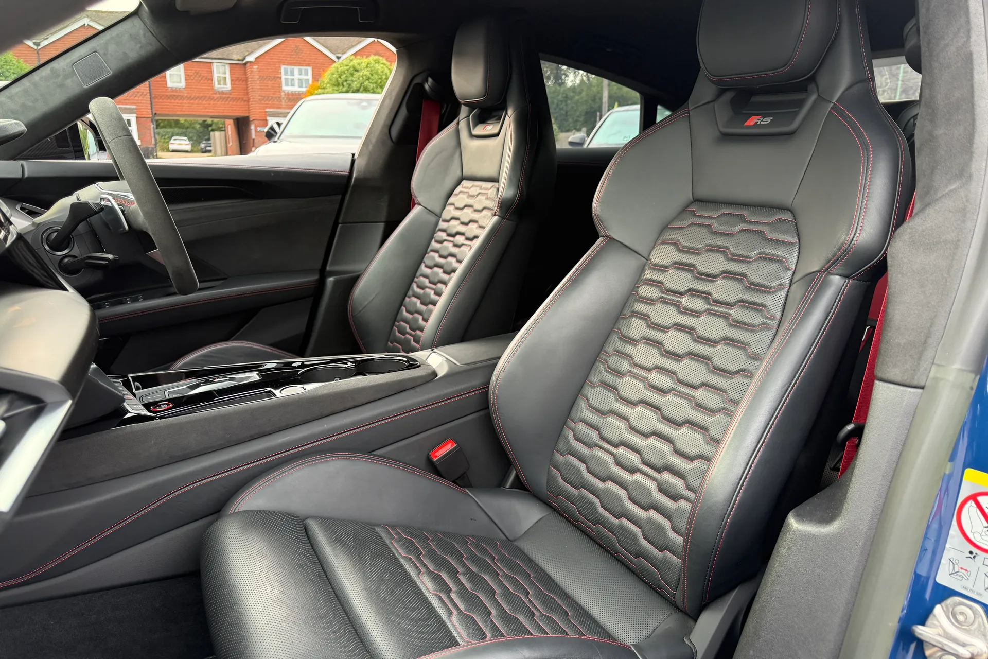 Audi RS e-tron GT thumbnail image number 34