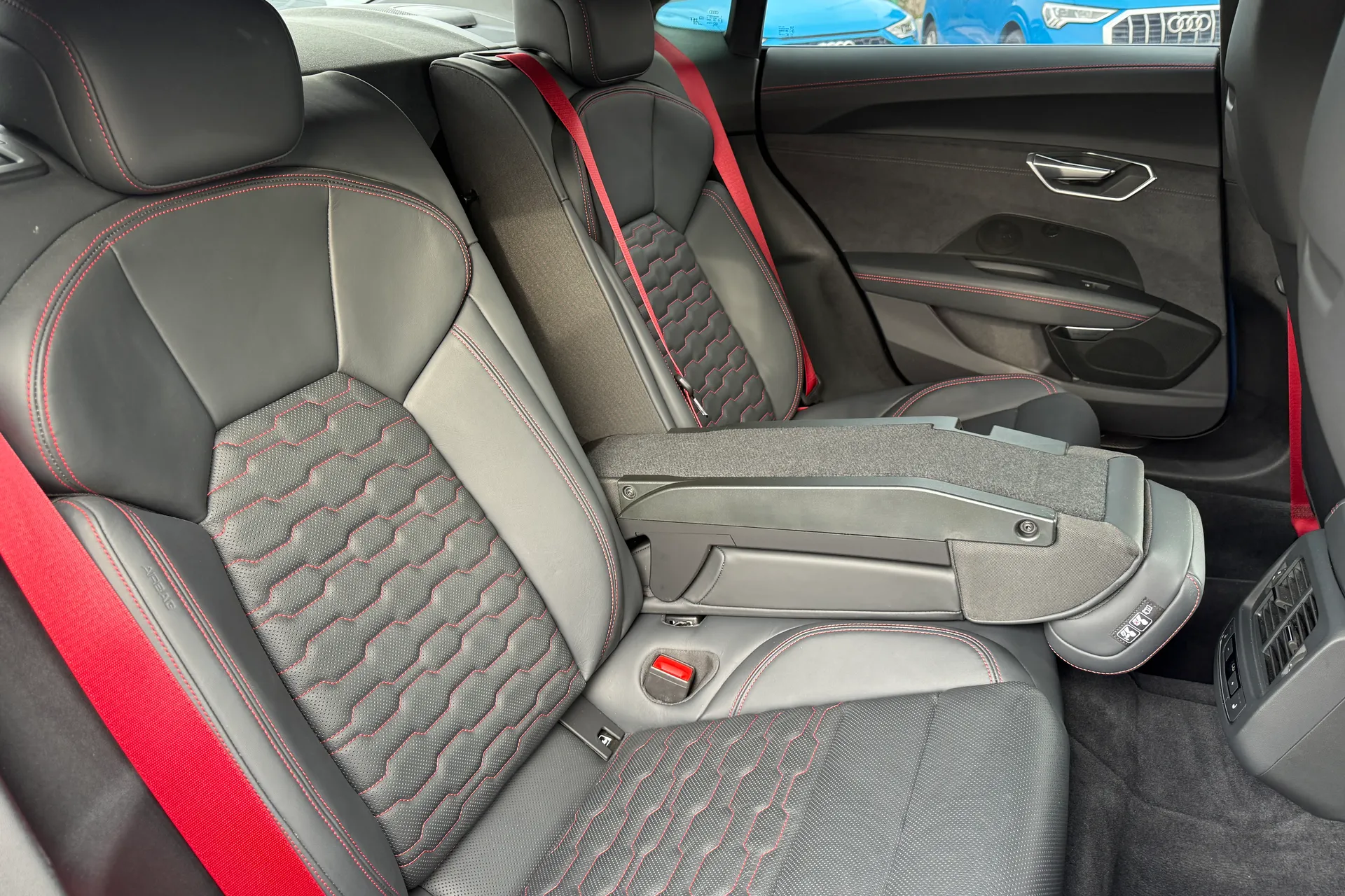 Audi RS e-tron GT thumbnail image number 53