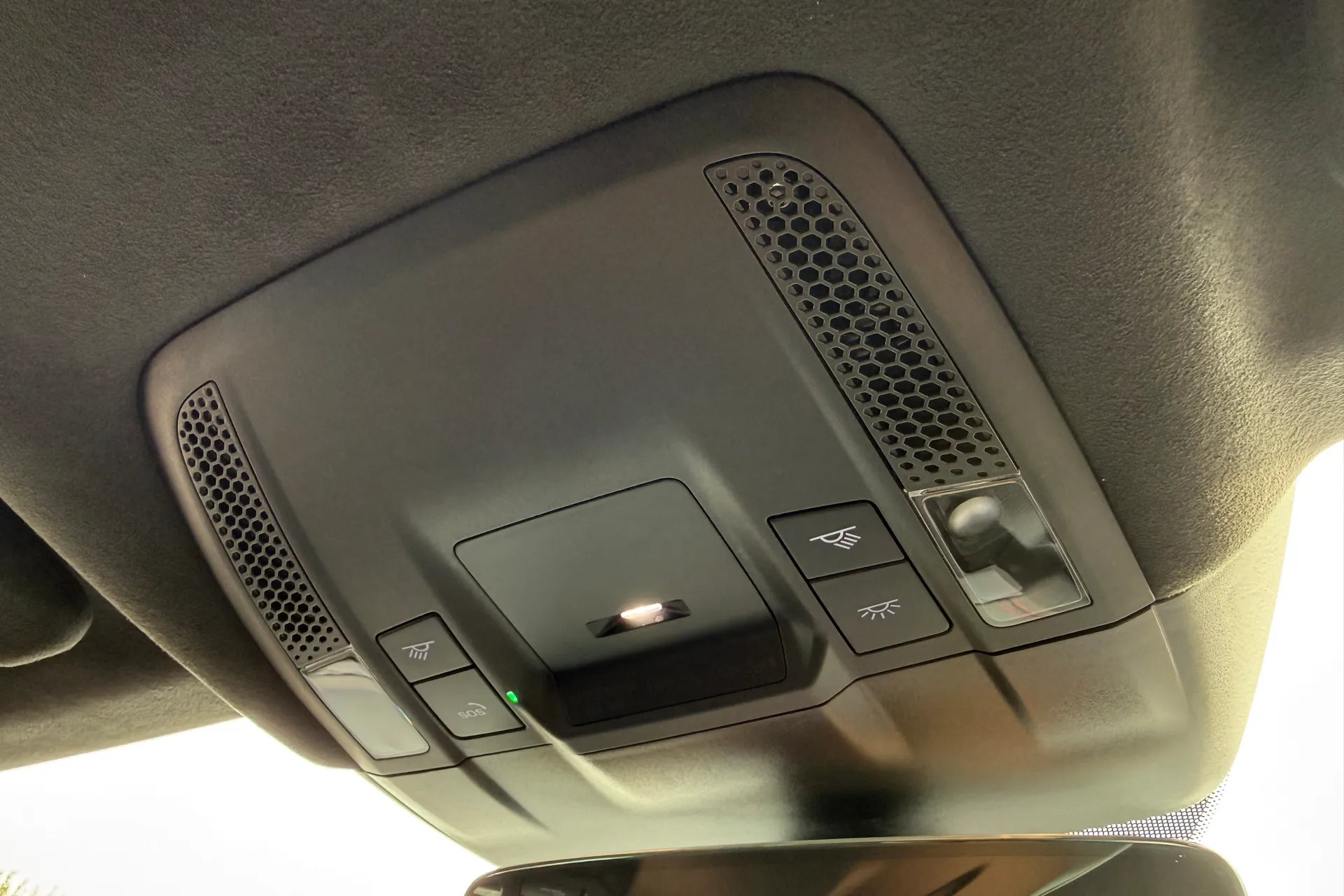 Audi RS e-tron GT thumbnail image number 24