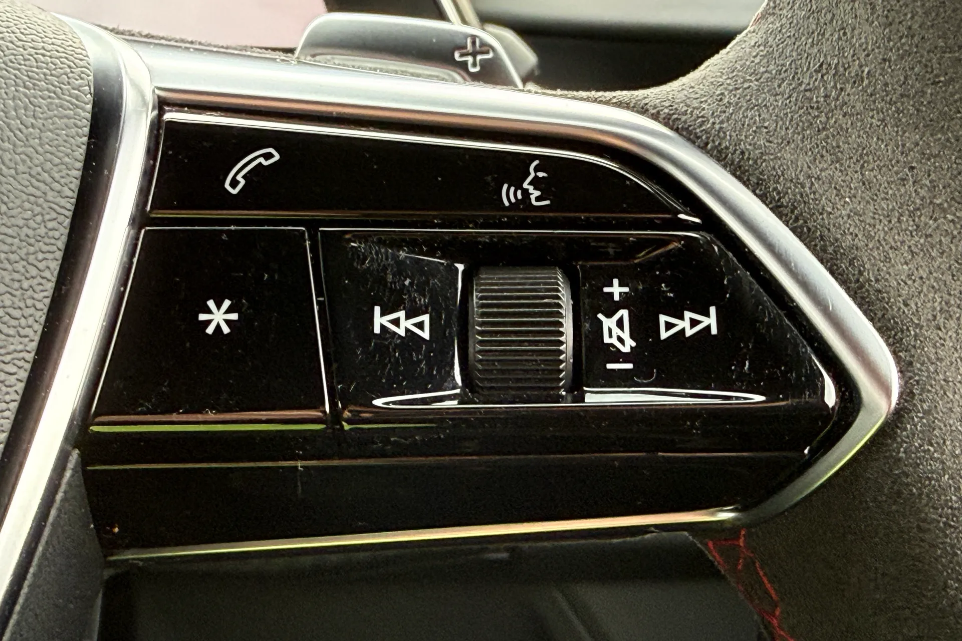 Audi RS e-tron GT thumbnail image number 26