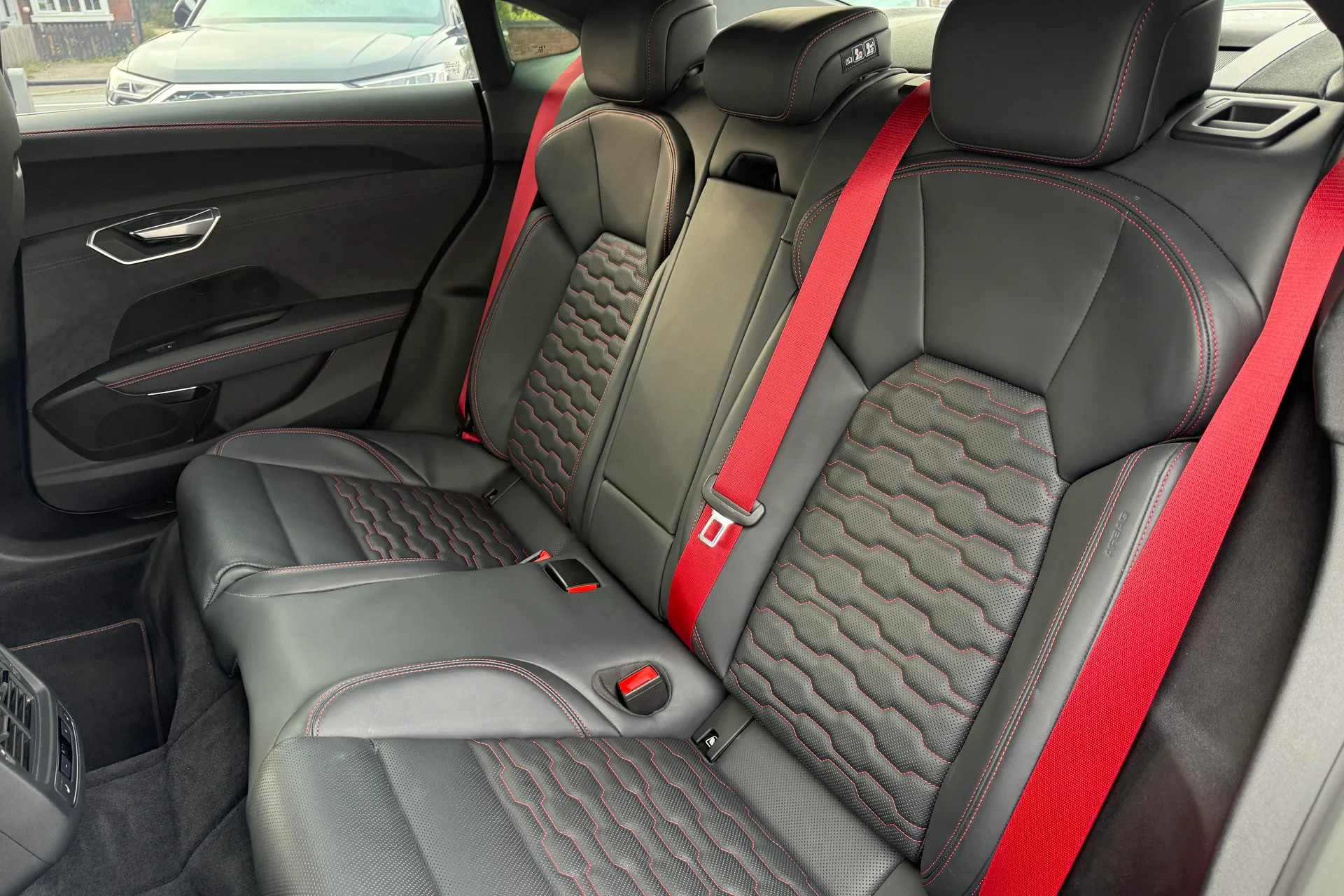 Audi RS e-tron GT thumbnail image number 49